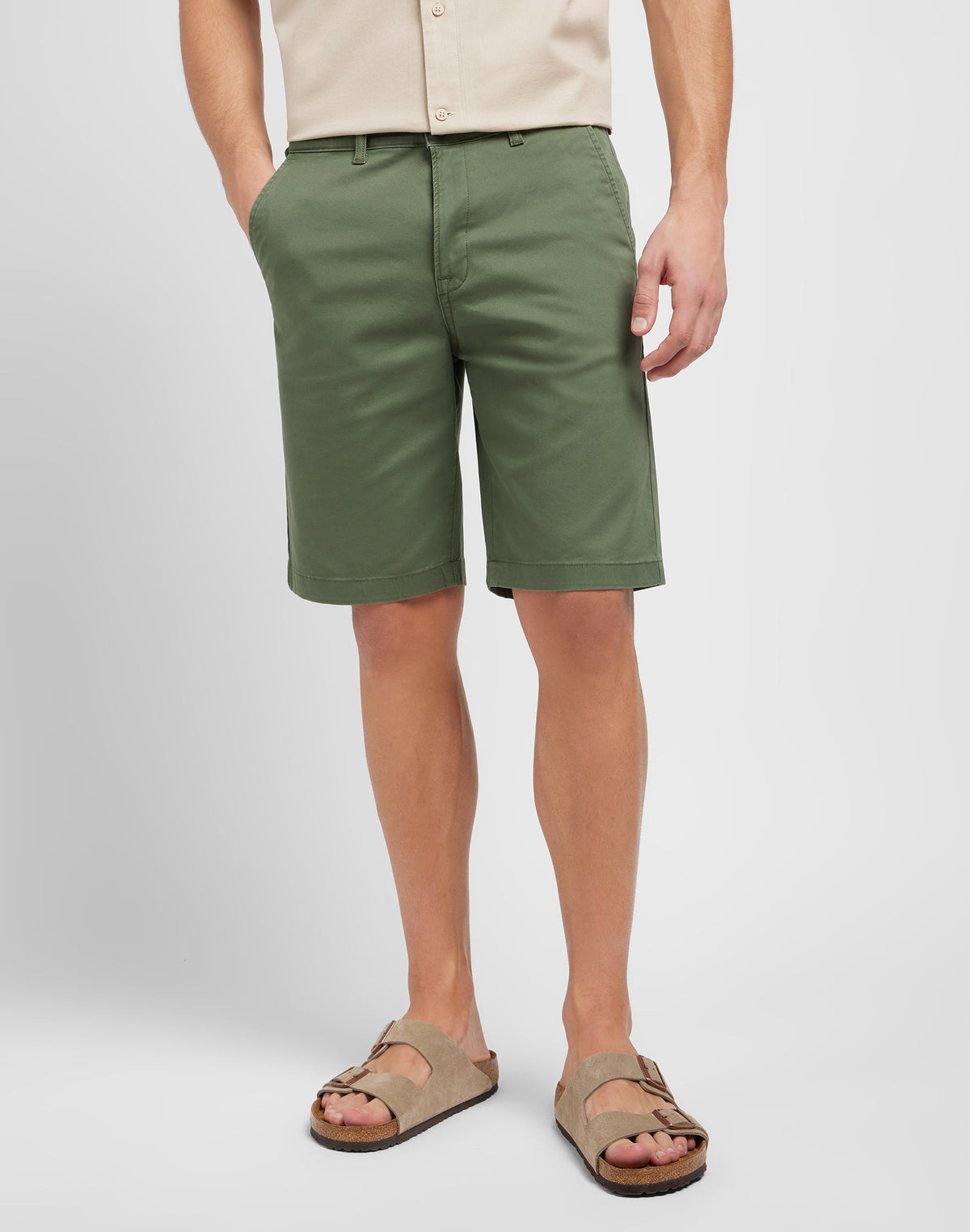 Regular Chino Short in Olive Grove