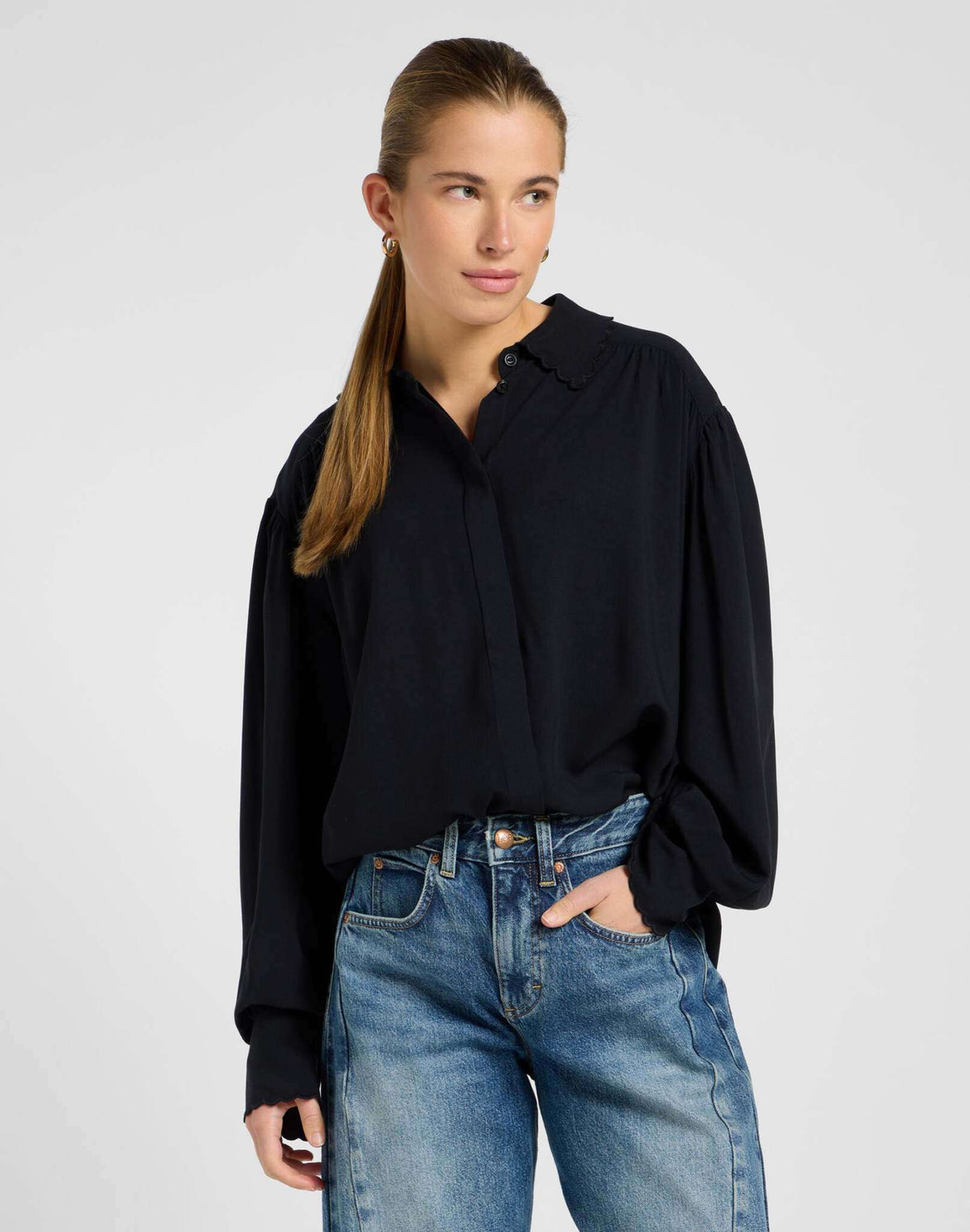 Statement Collar Shirt in Unionall Black