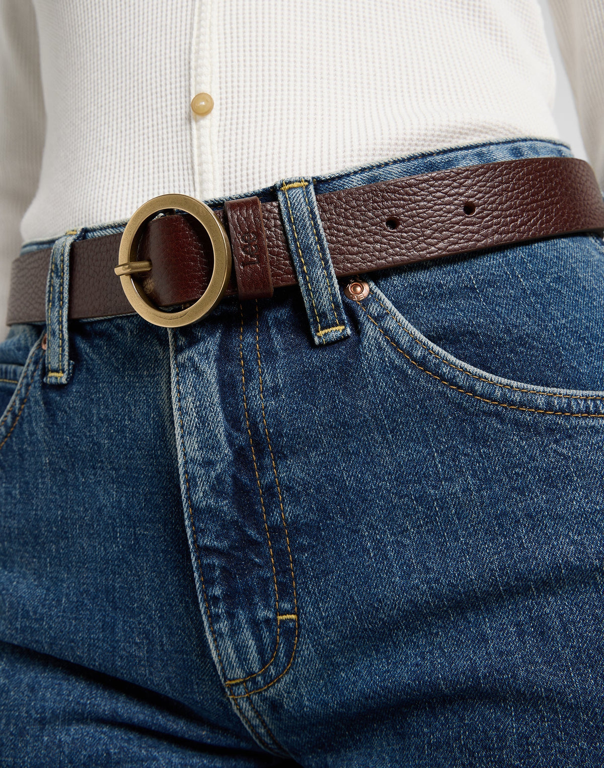 Round Buckle Belt in Dark Brown