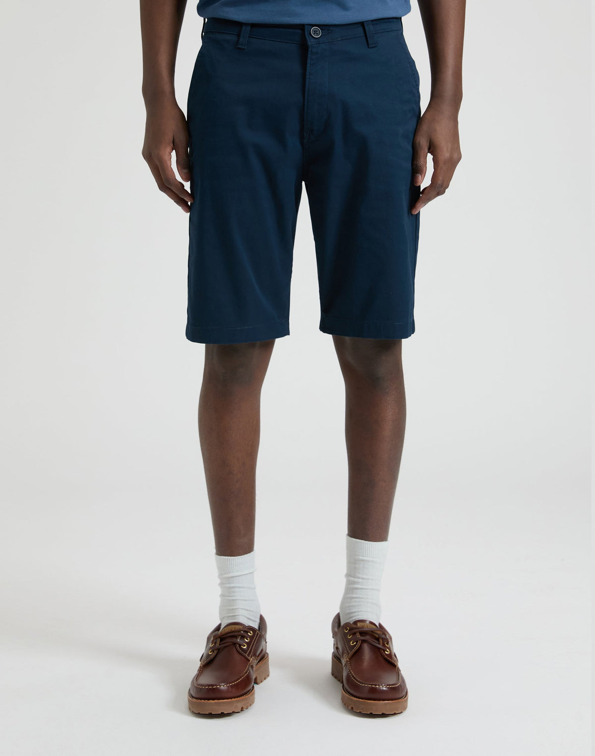 Regular Chino Short in Rivet Navy