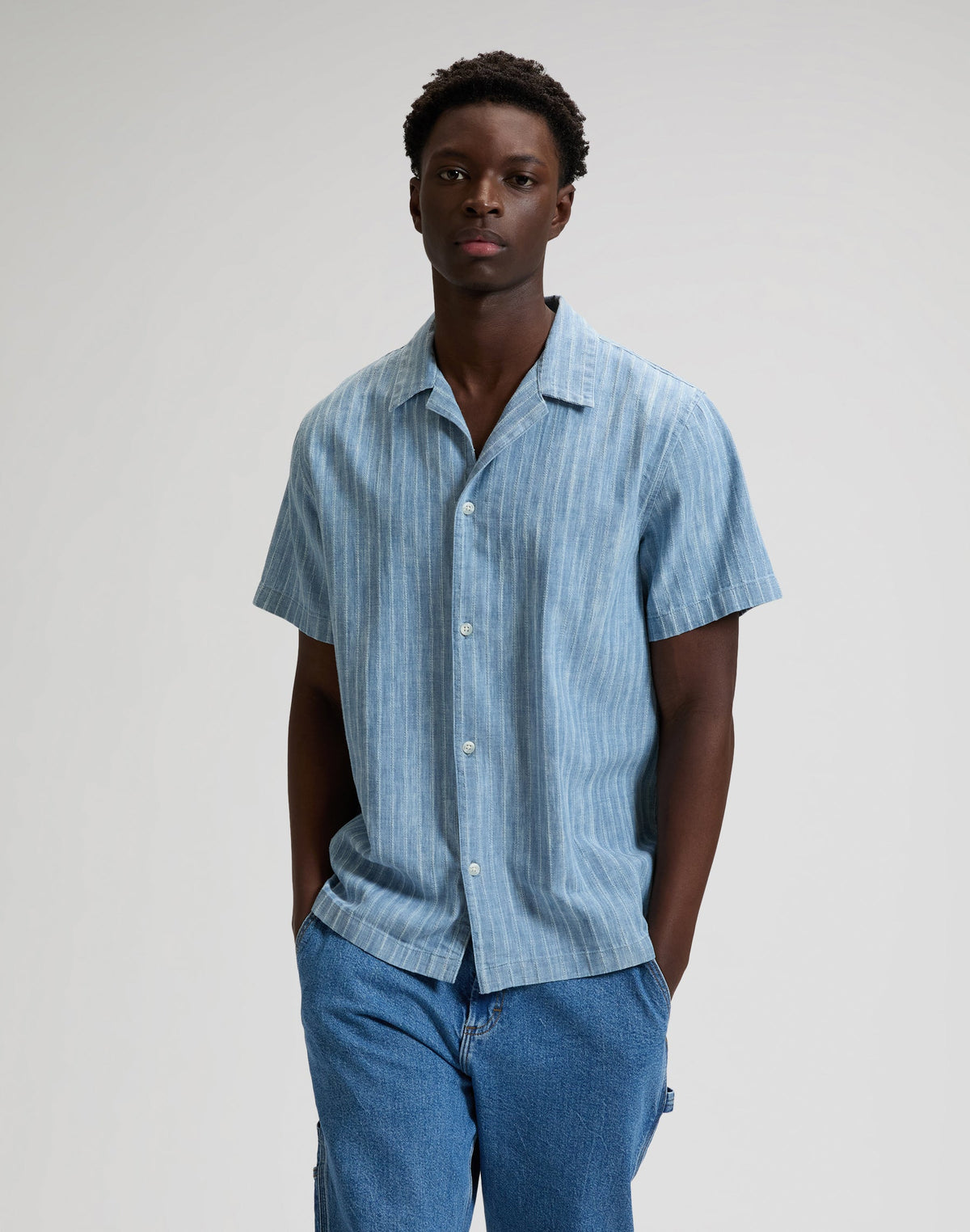 Novelty Resort Shirt in Mid Wash