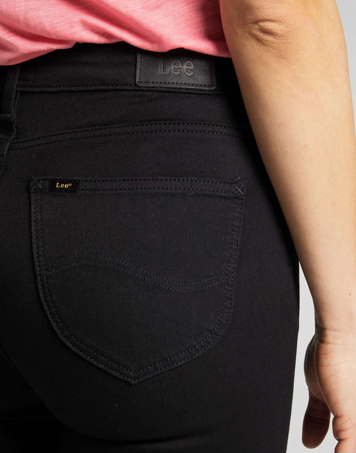 Breese in Black Rinse - LEE Schweiz