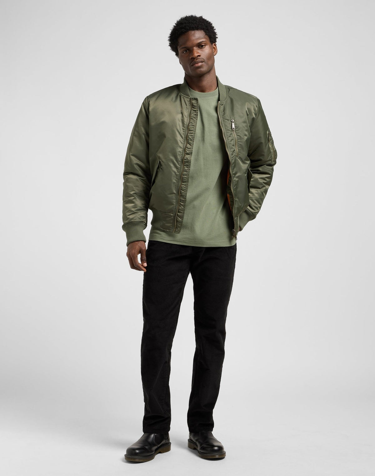 Elevated Ess Logo Tee in Olive Stone - LEE Schweiz