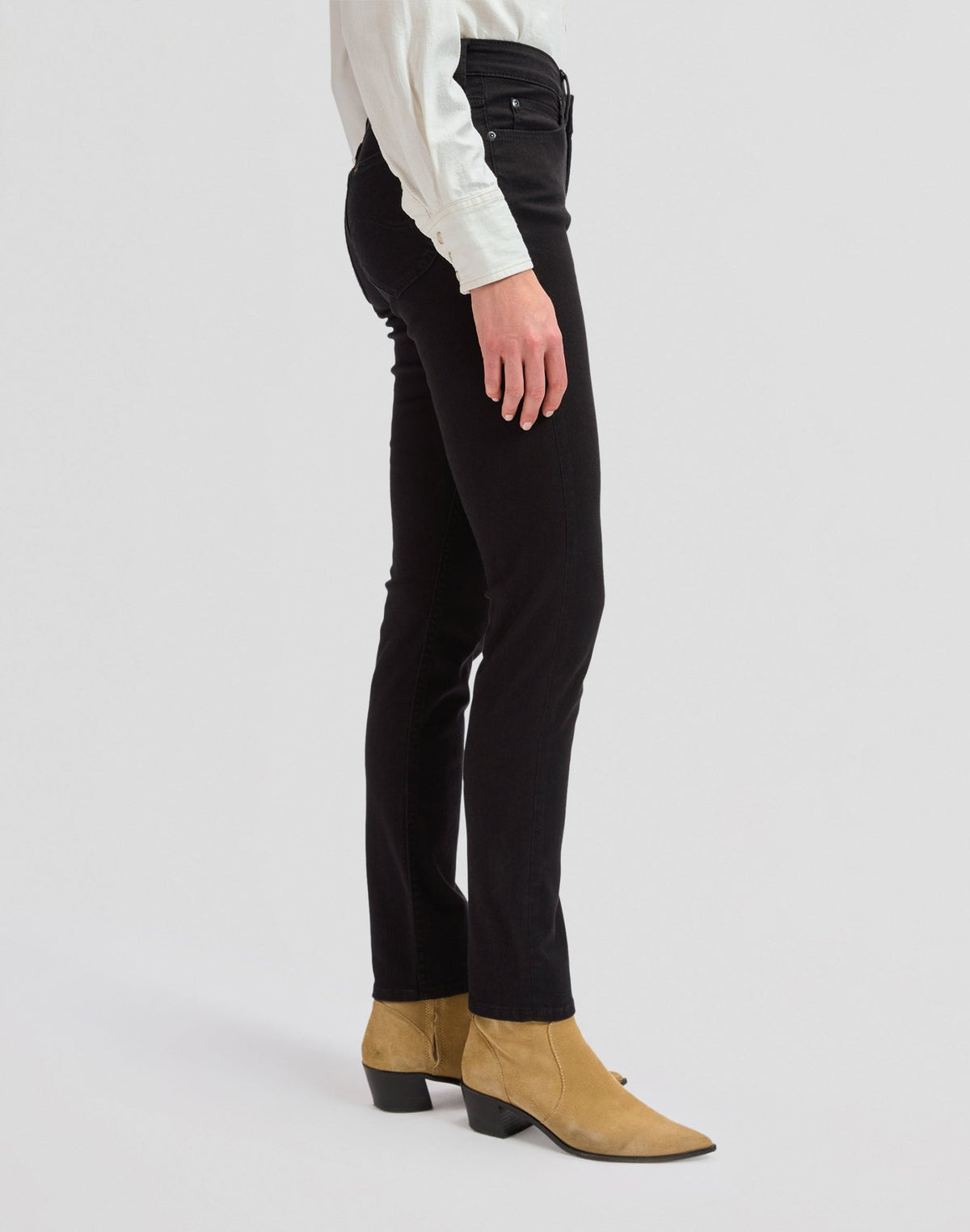 Elly in Black Rinse - LEE Schweiz
