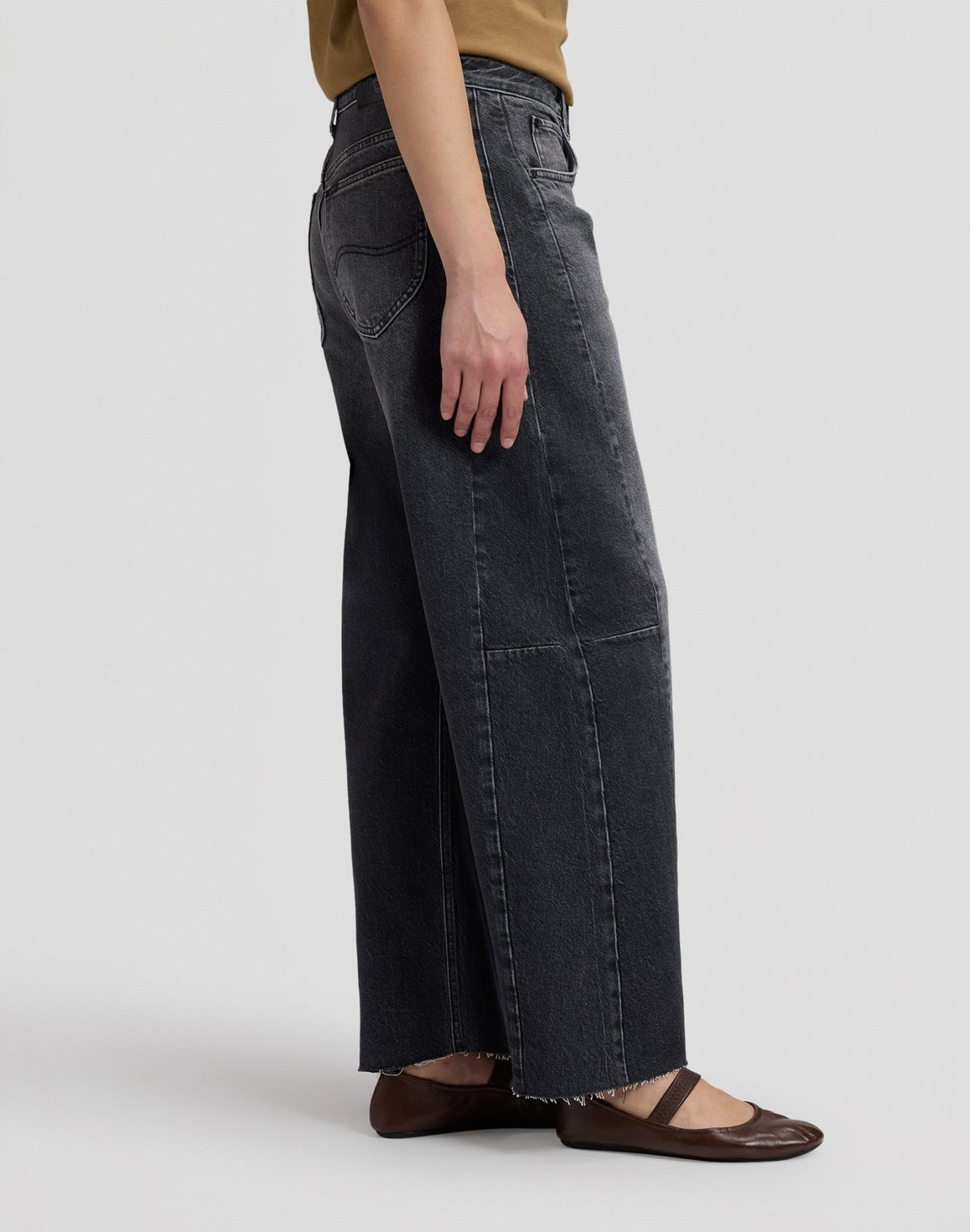 Jeans Rider Barrel in Charred Black - LEE Schweiz
