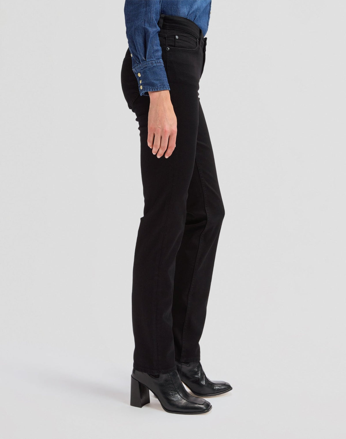 Marion Straight in Black Rinse - LEE Schweiz