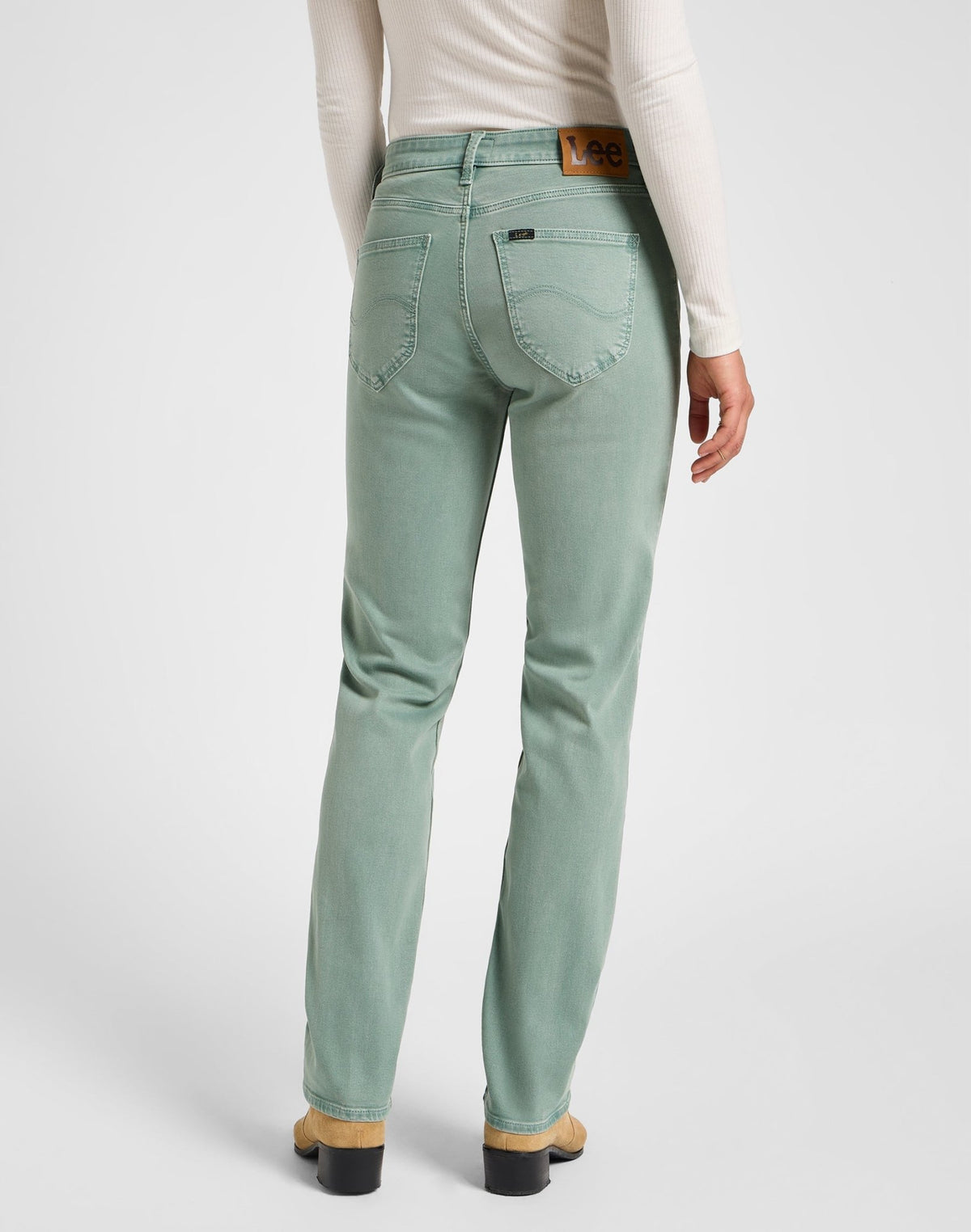 Marion Straight in Muted Sage - LEE Schweiz