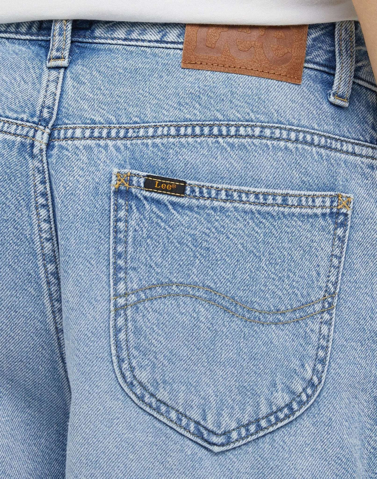 Pleated Short in Frosted Blue - LEE Schweiz