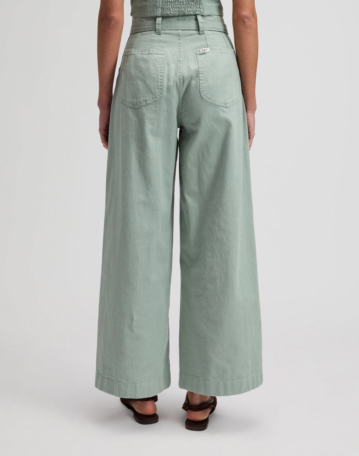 Pleated Trouser in Desert Sage - LEE Schweiz