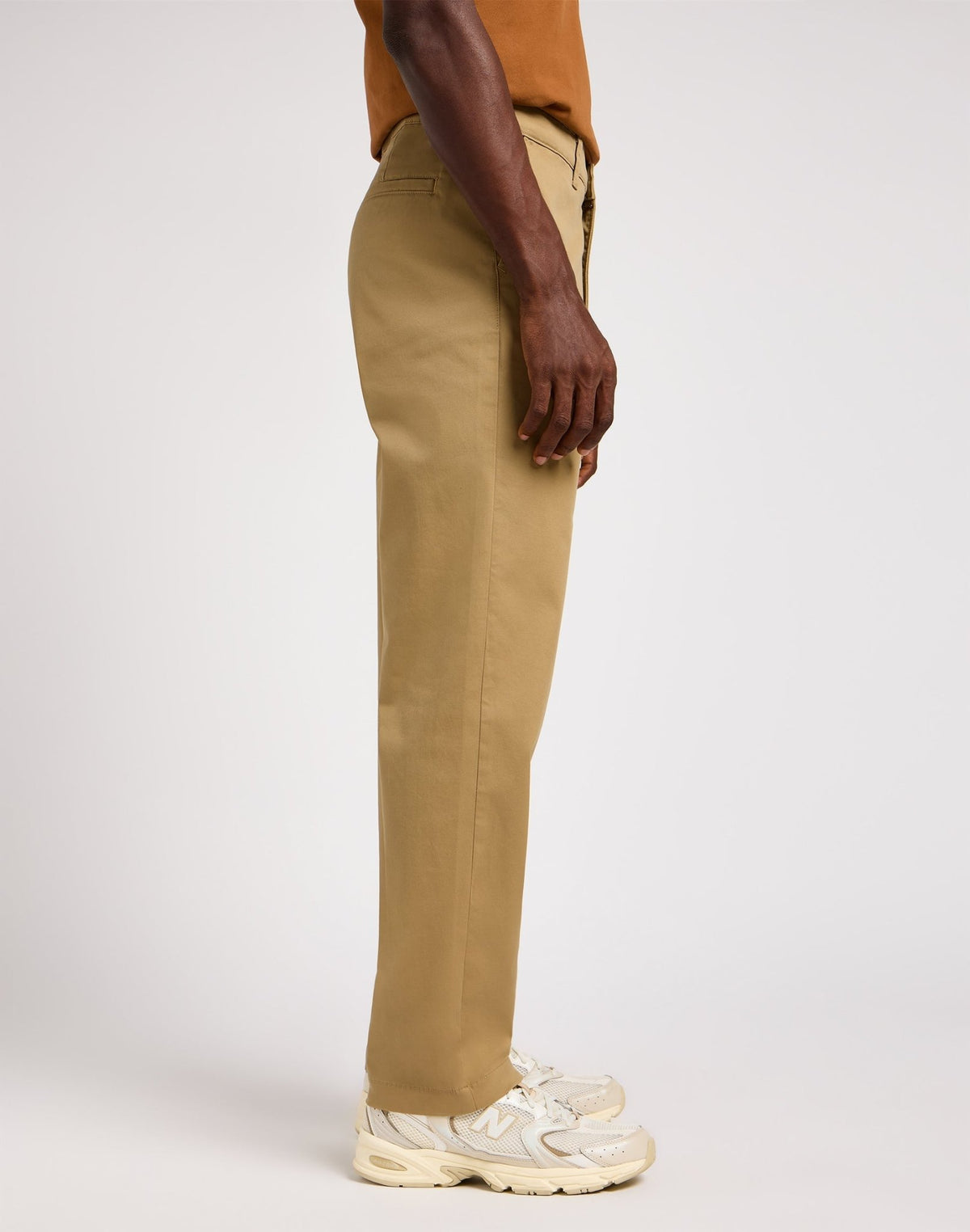 Relaxed Chino Leesures in Clay - LEE Schweiz