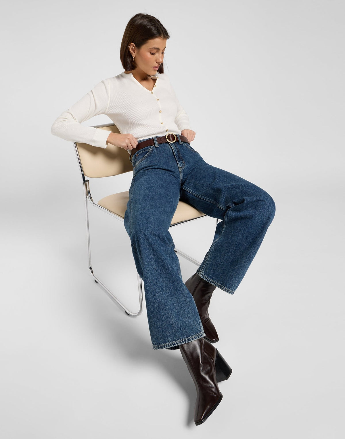 Round Buckle Belt in Dark Brown - LEE Schweiz