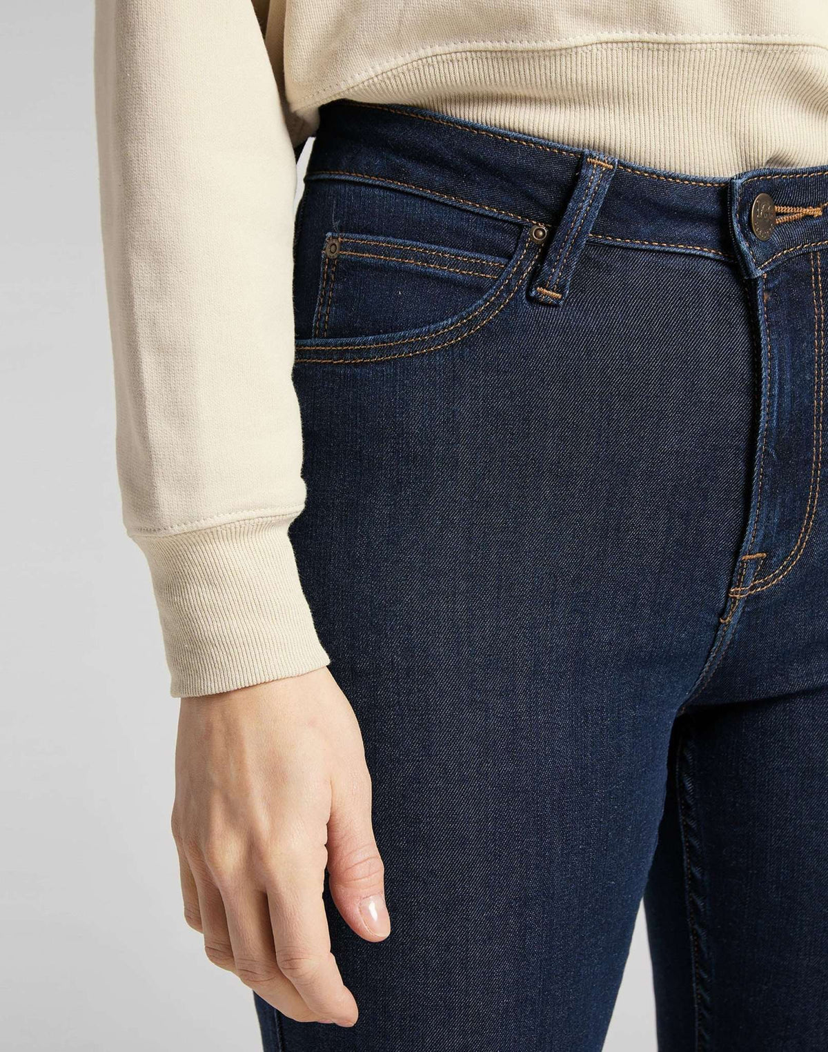 Scarlett High in Tonal Stonewash - LEE Schweiz