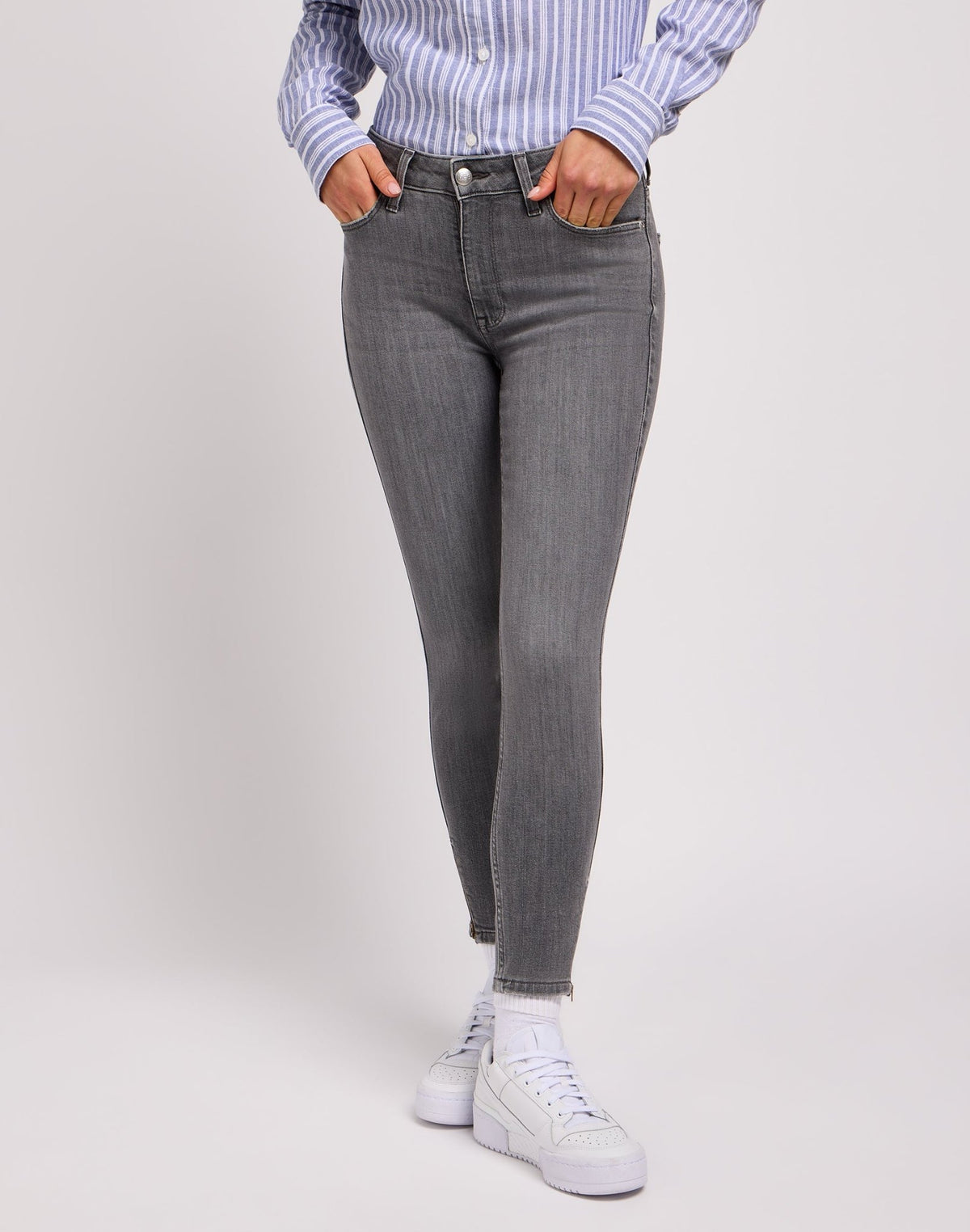Scarlett High Zip in Ash Stone - LEE Schweiz