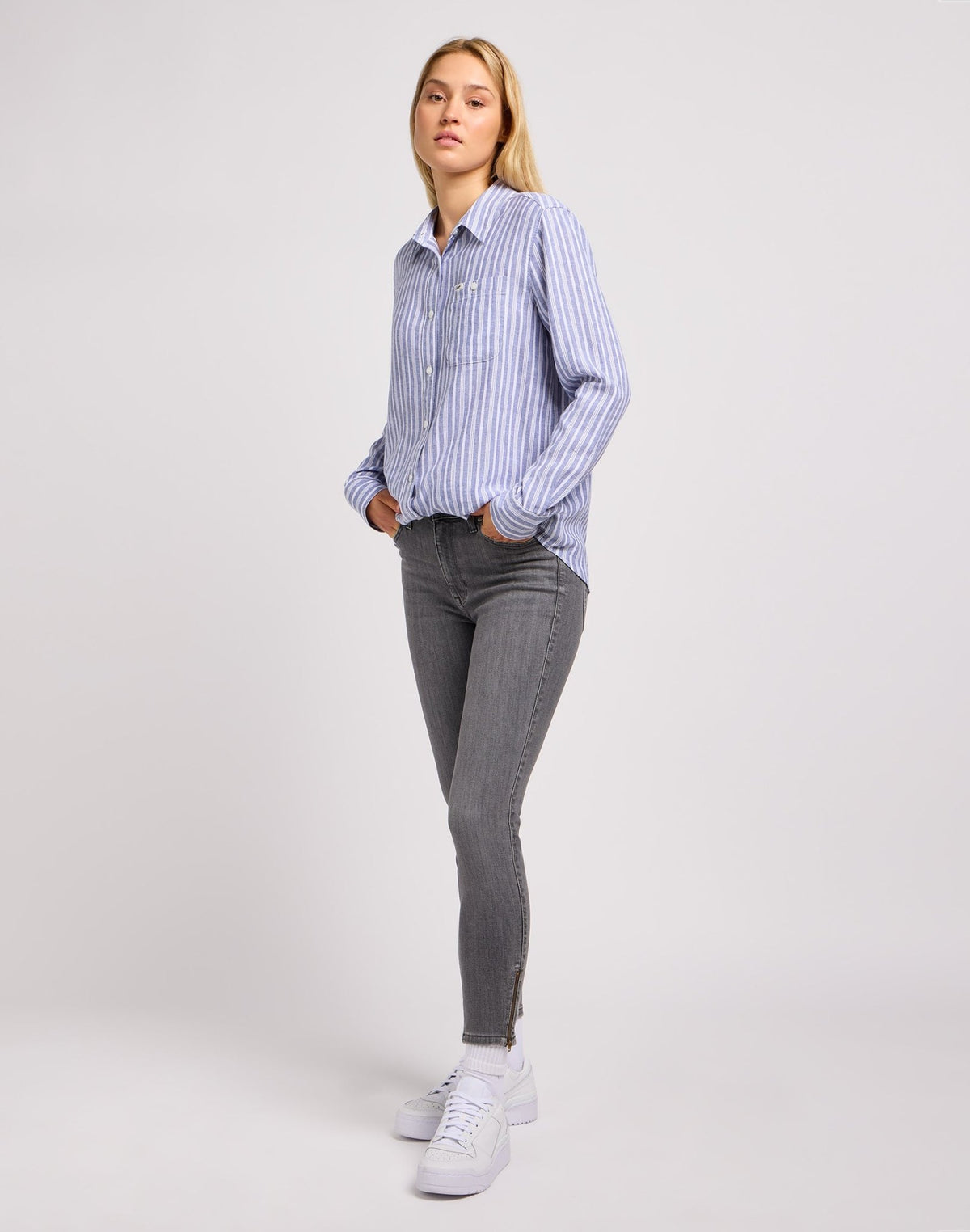Scarlett High Zip in Ash Stone - LEE Schweiz