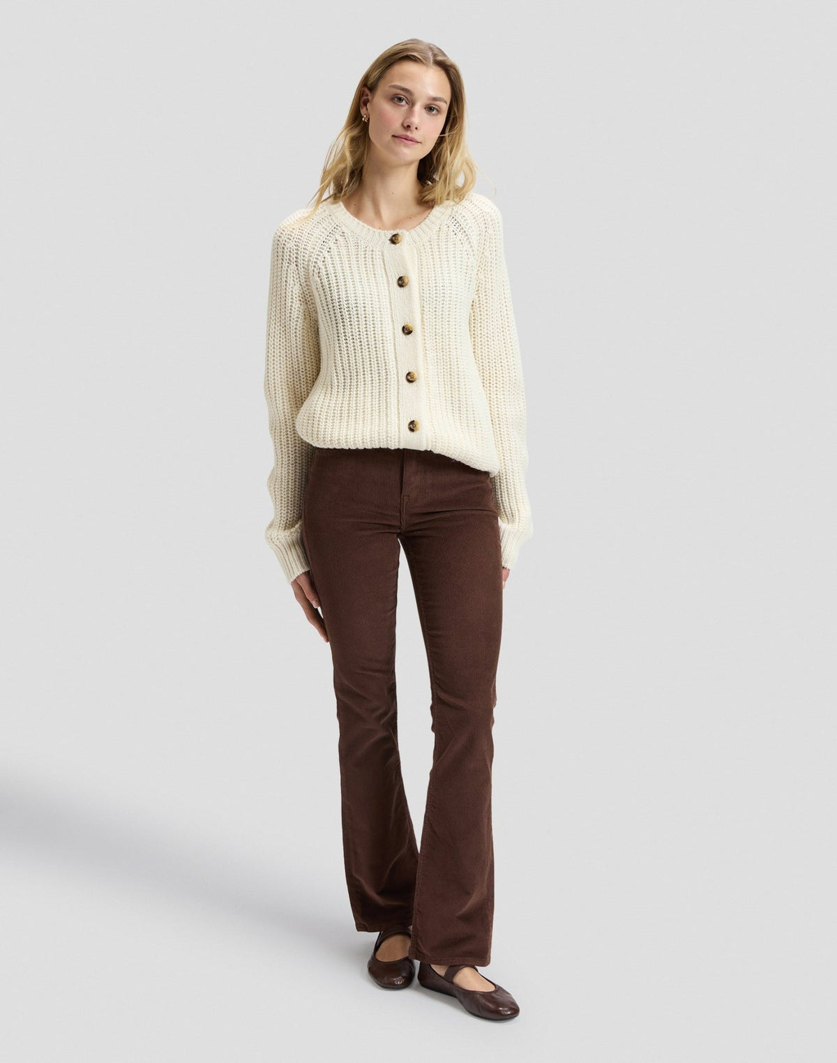 Strickjacke Chunky in Ecru - LEE Schweiz