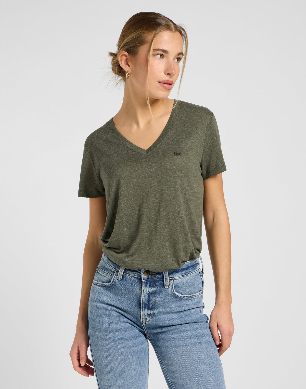 V Neck Tee in Oak Moss - LEE Schweiz