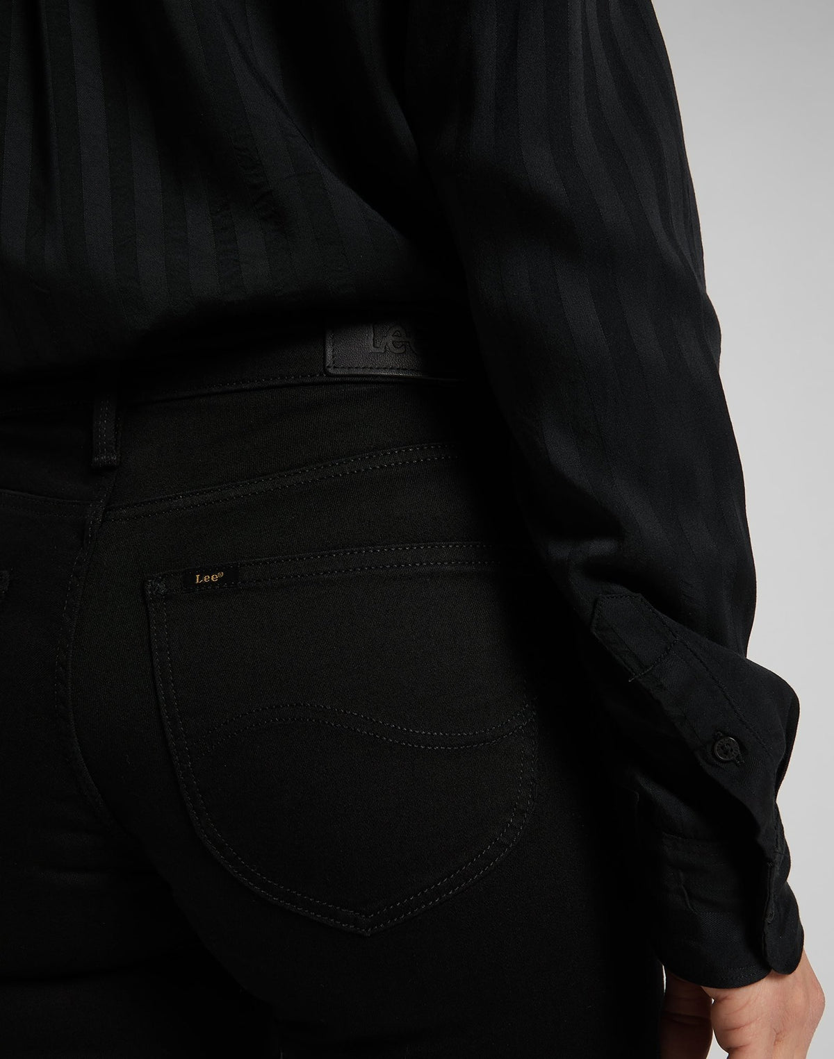 Elly in Black Rinse - LEE Schweiz