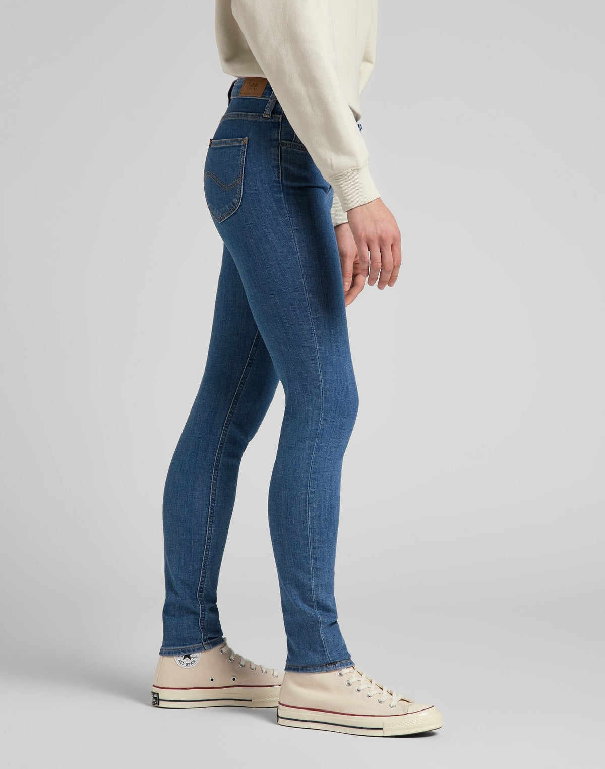 Scarlett in Mid Lexi - LEE Schweiz