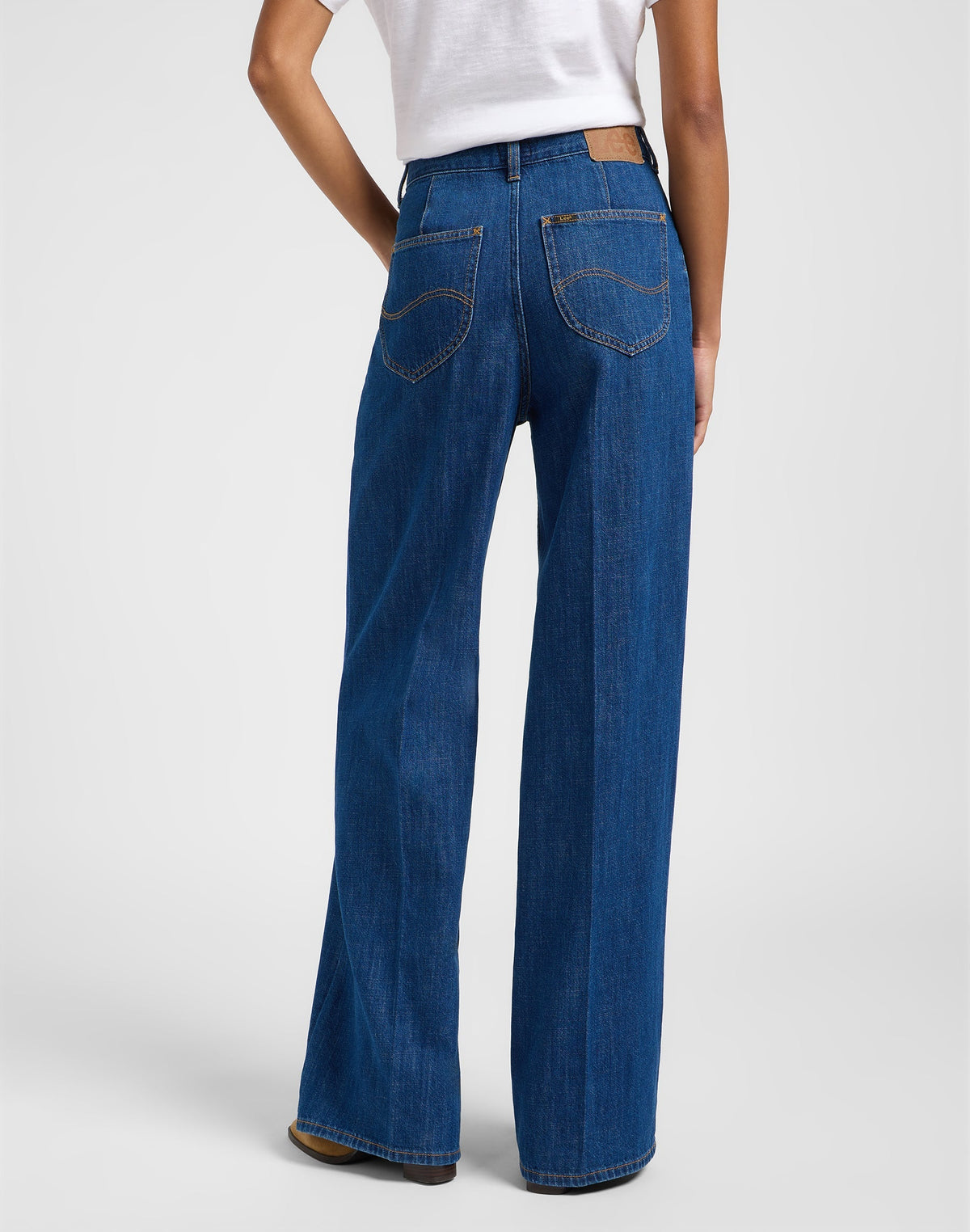 Stella A Line in Dark Eton