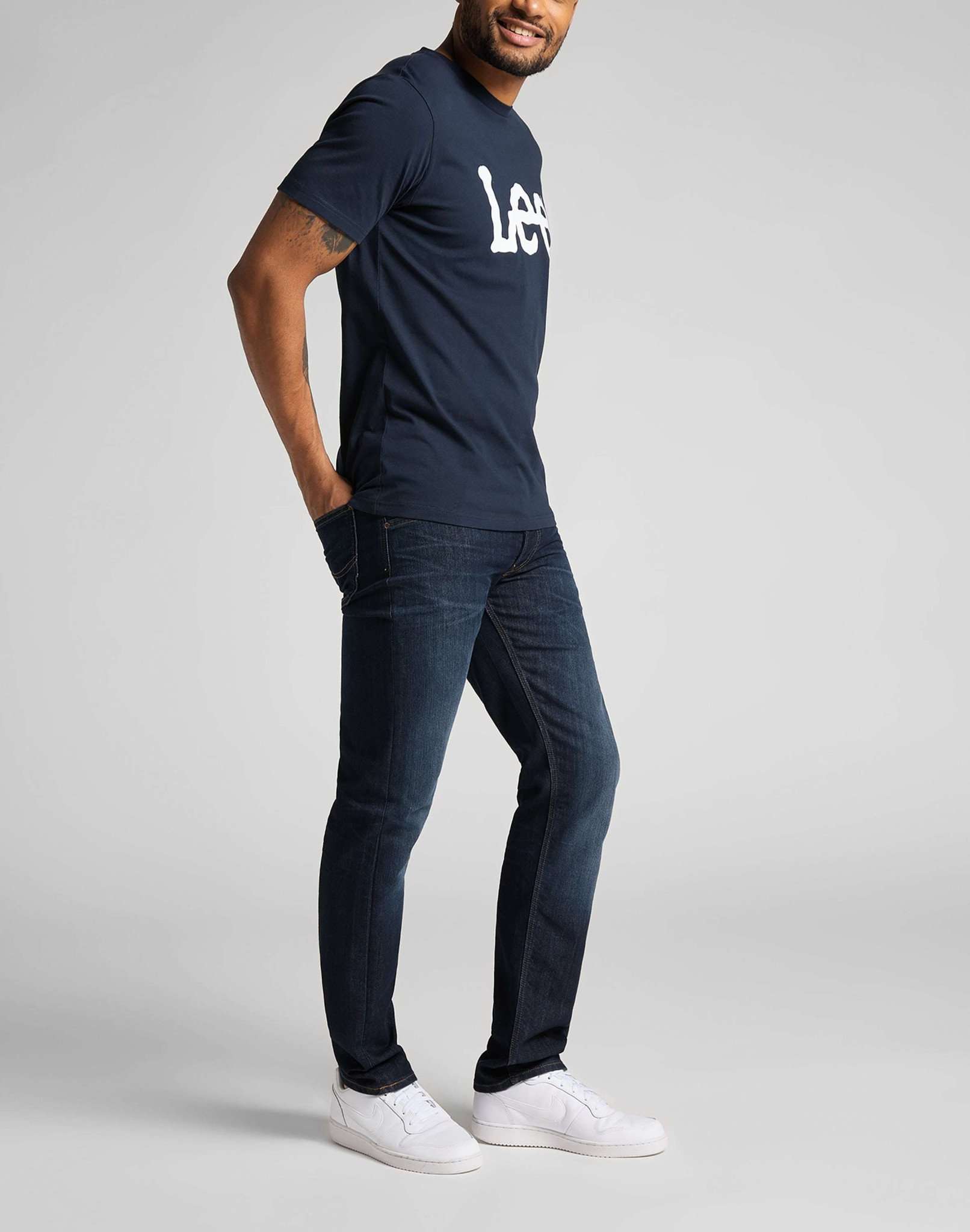 Wobbly Logo Tee in Navy