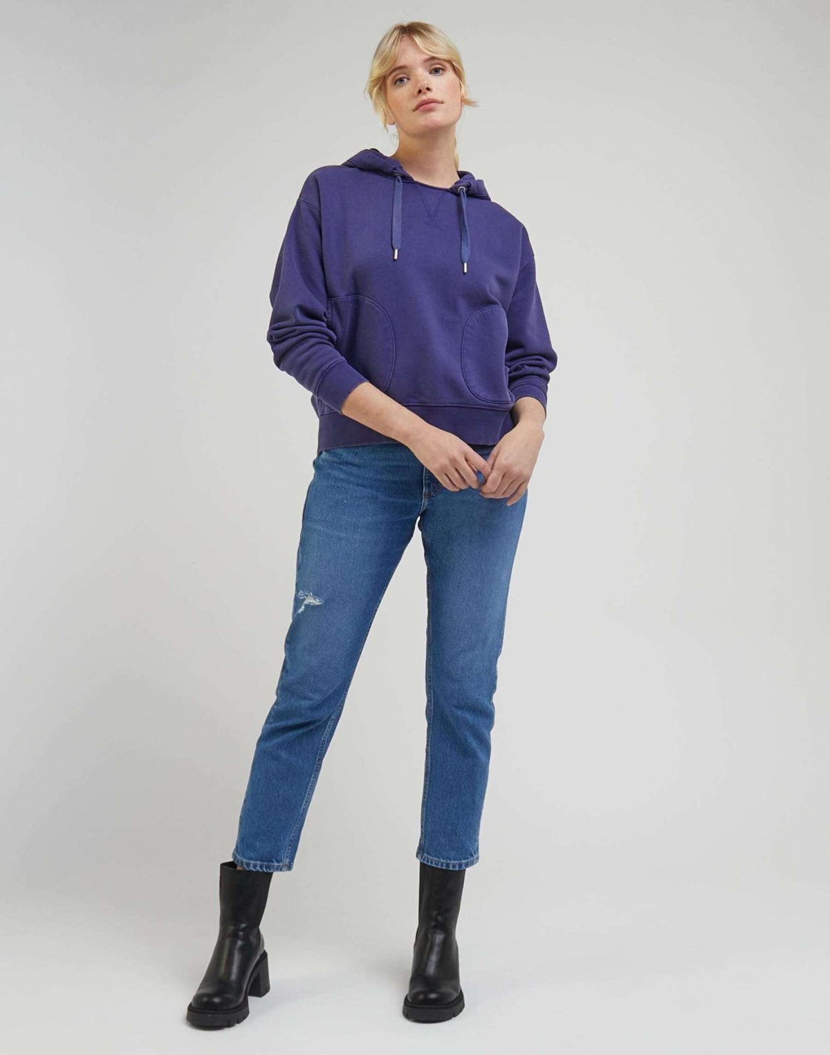 Relaxed Hoodie in Blueberry