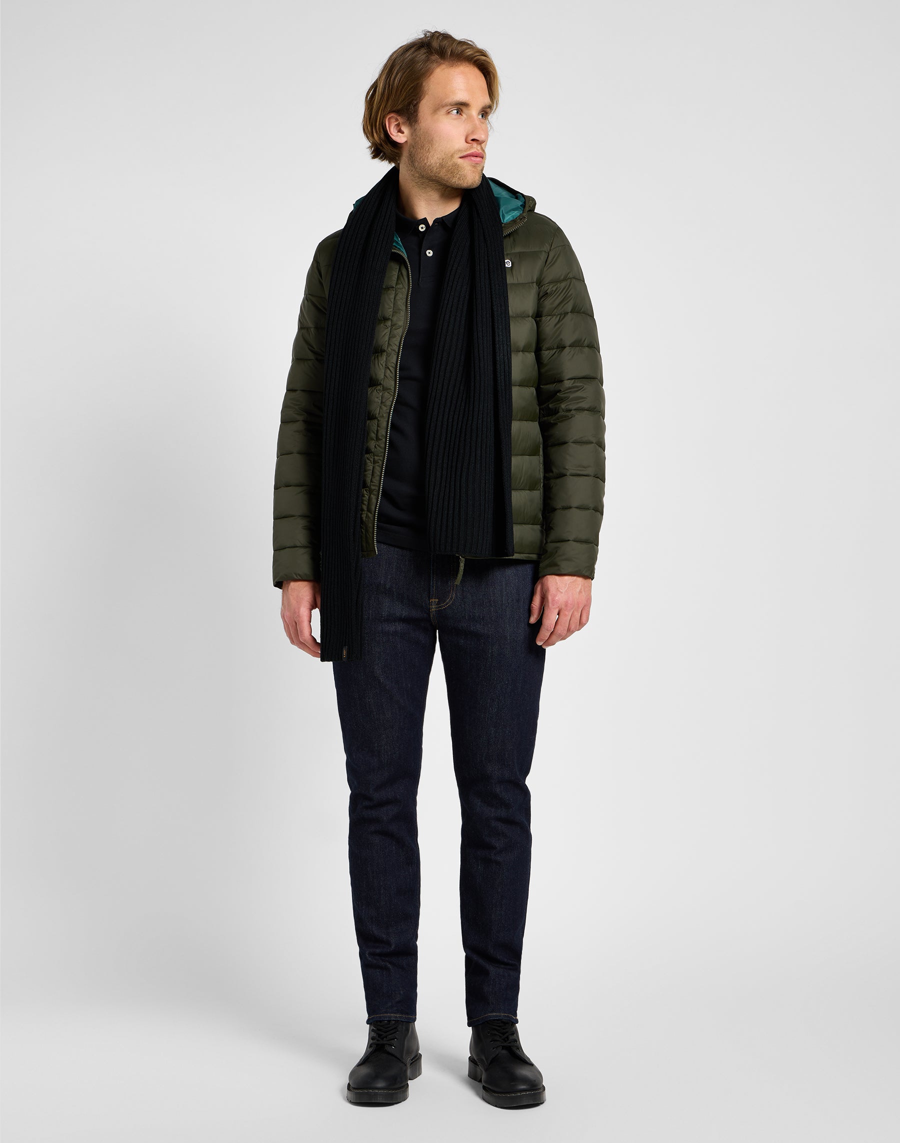 Light Puffer Jacket in Olive Night