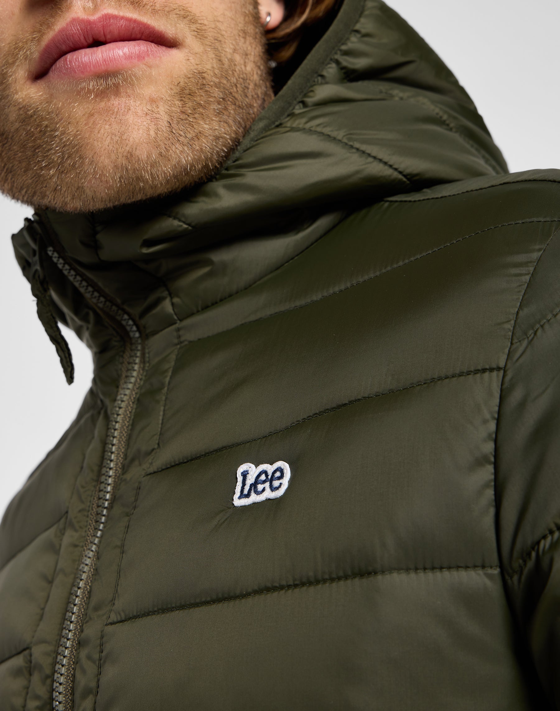 Light Puffer Jacket in Olive Night