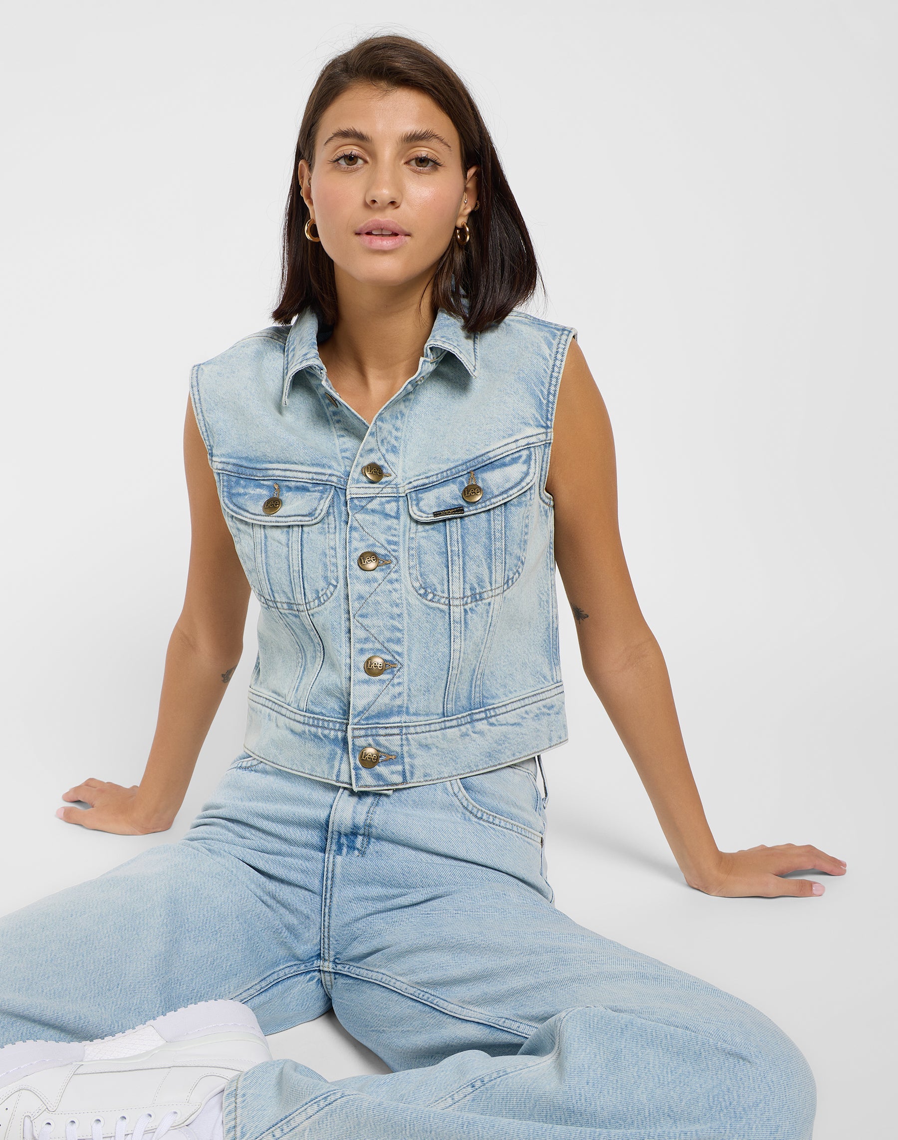 Cropped Rider Vest in Hint Of Rain