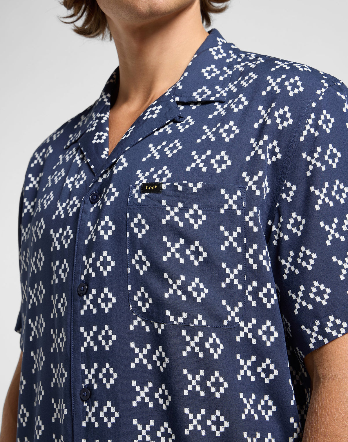 Resort Shirt in Rivet Ecru