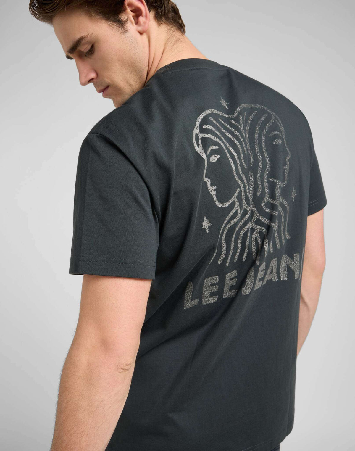Ss Relaxed Graphic Tee in Washed Black