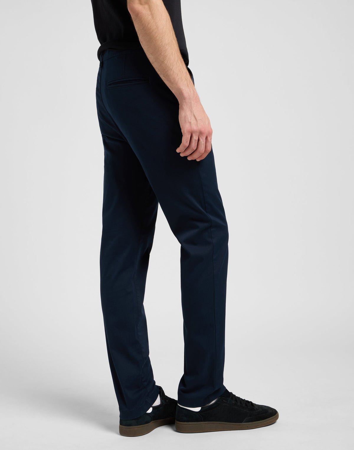 Regular Chino in Rivet Navy
