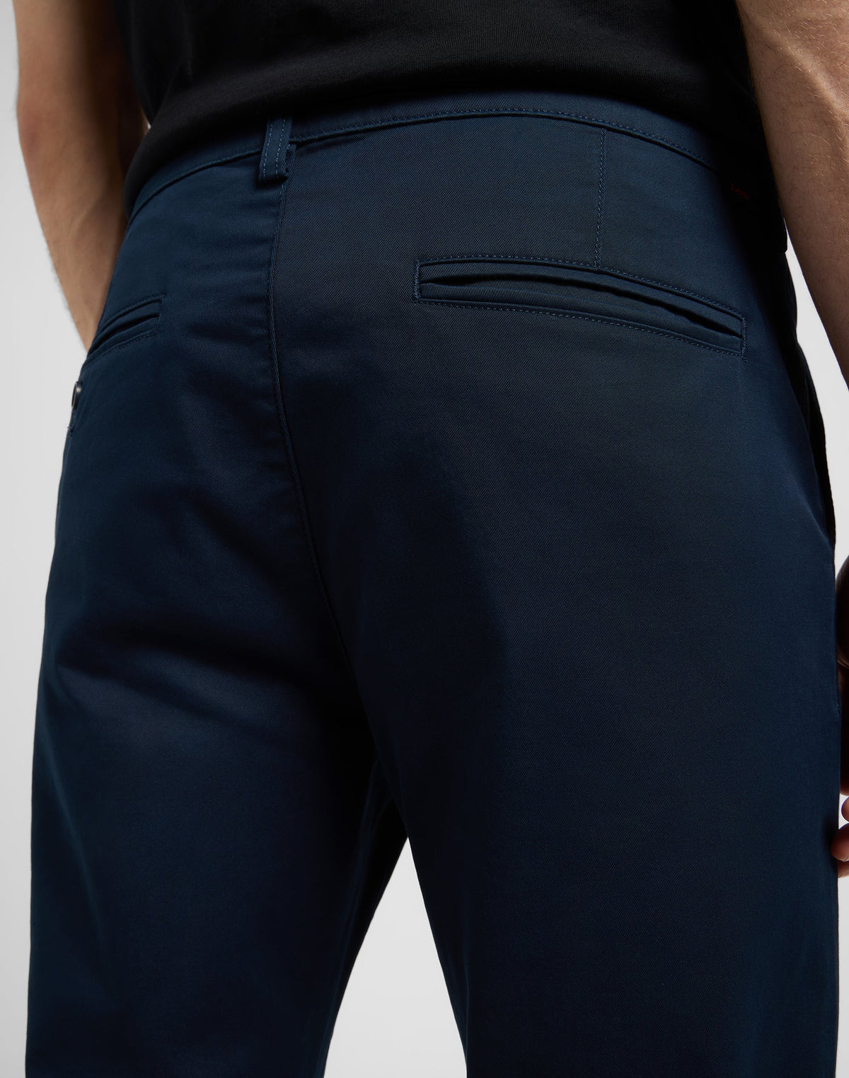 Regular Chino in Rivet Navy