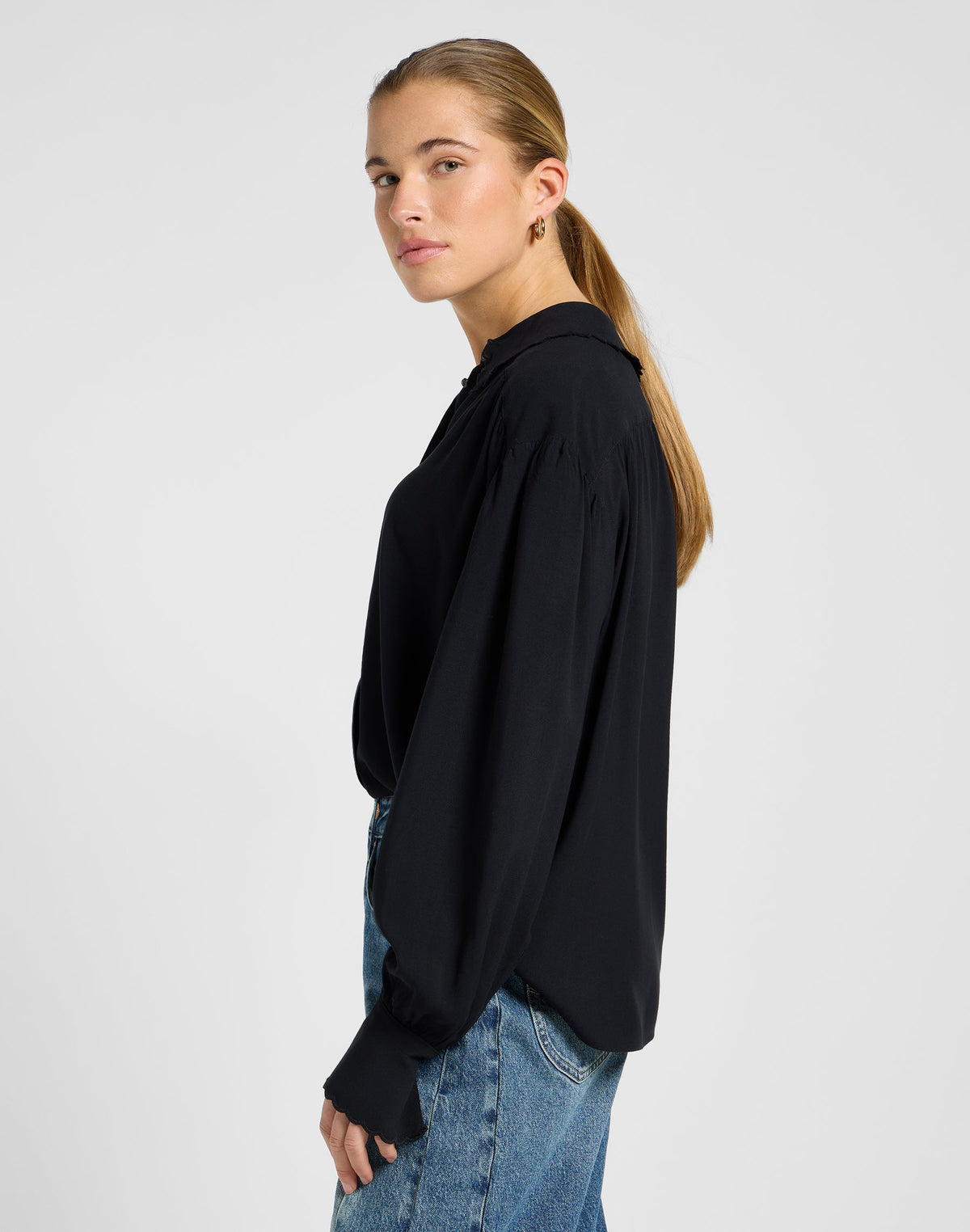 Statement Collar Shirt in Unionall Black