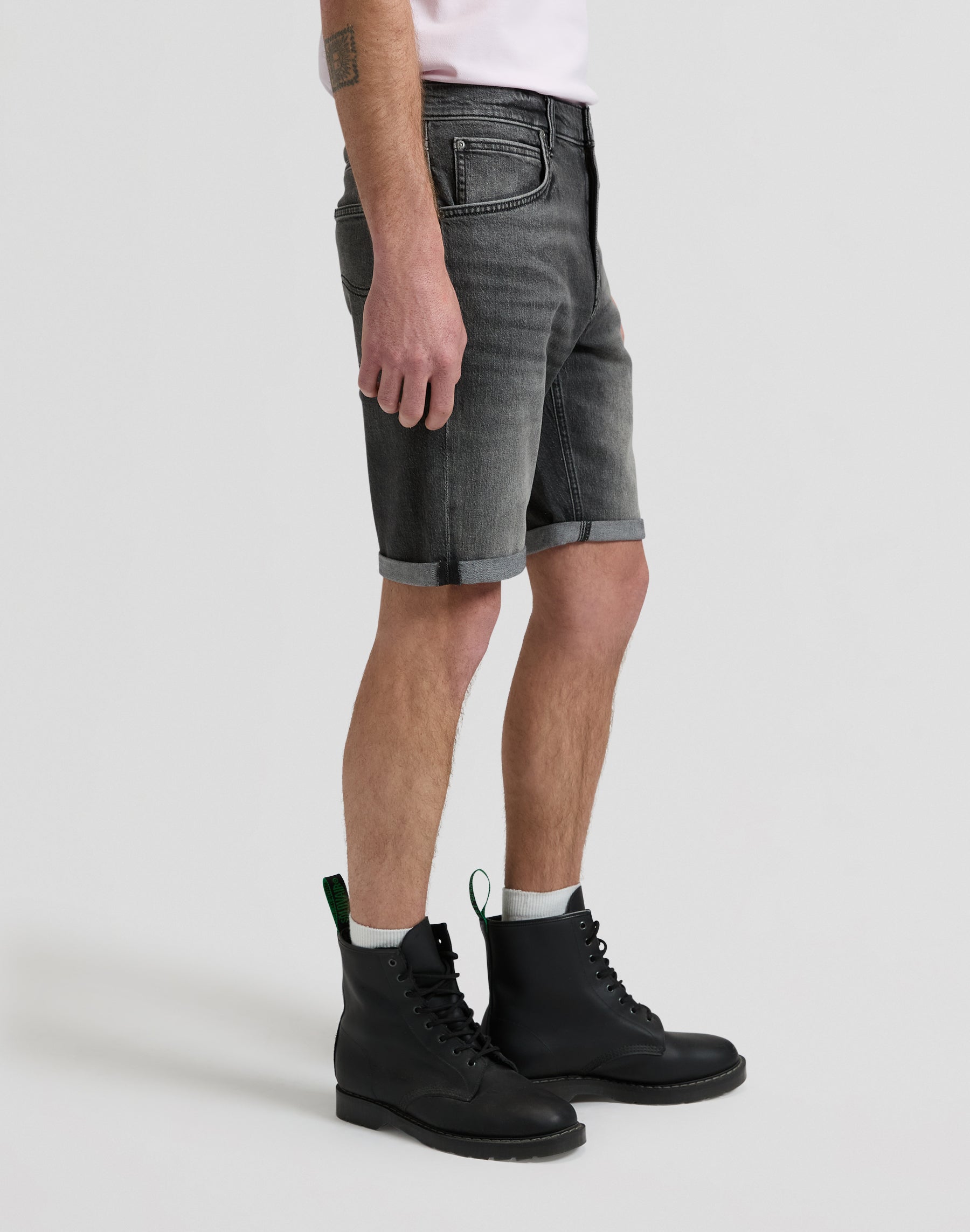 5 Pocket Short in Ore