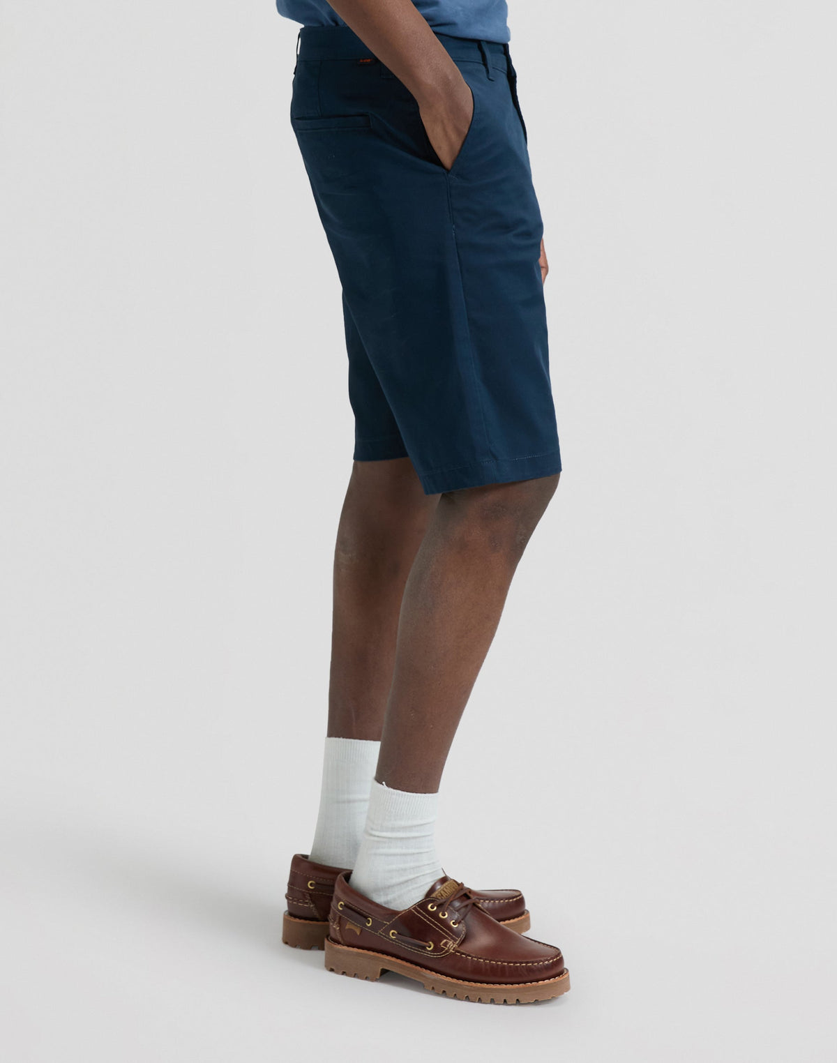 Regular Chino Short in Rivet Navy