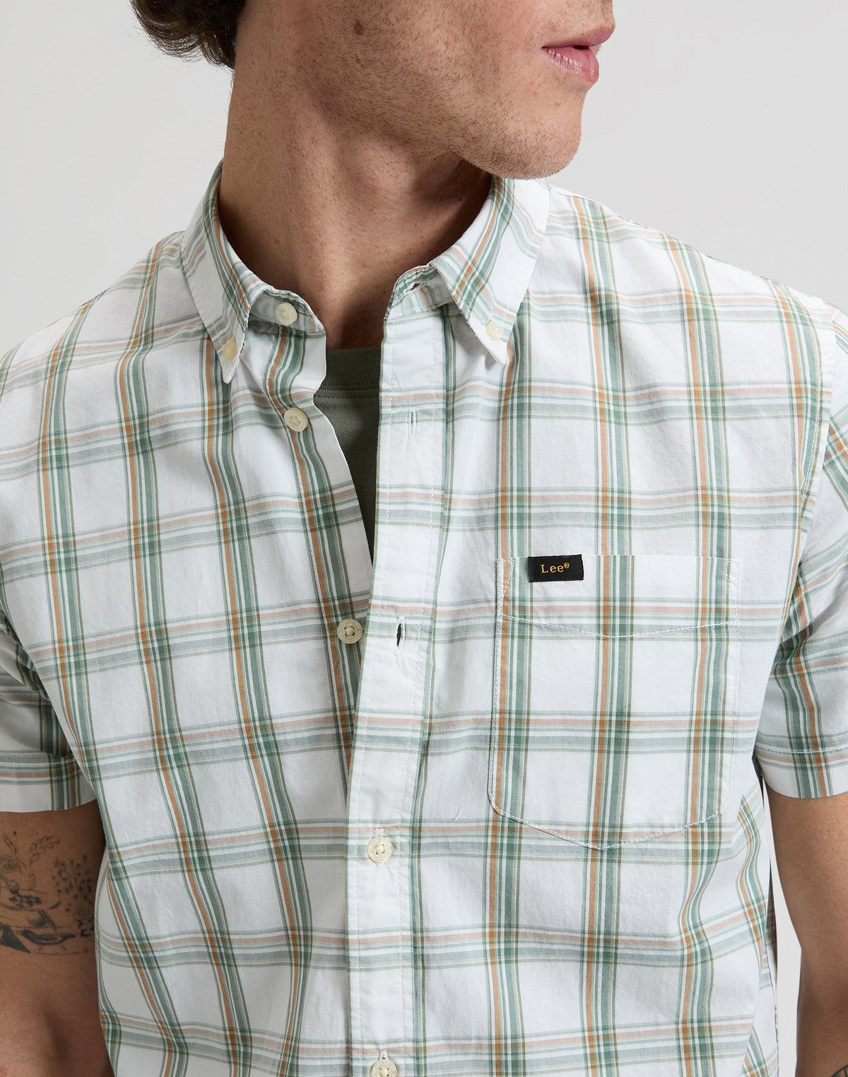 Lee Button Down Shortsleeve in Desert Sage Safari Plaid