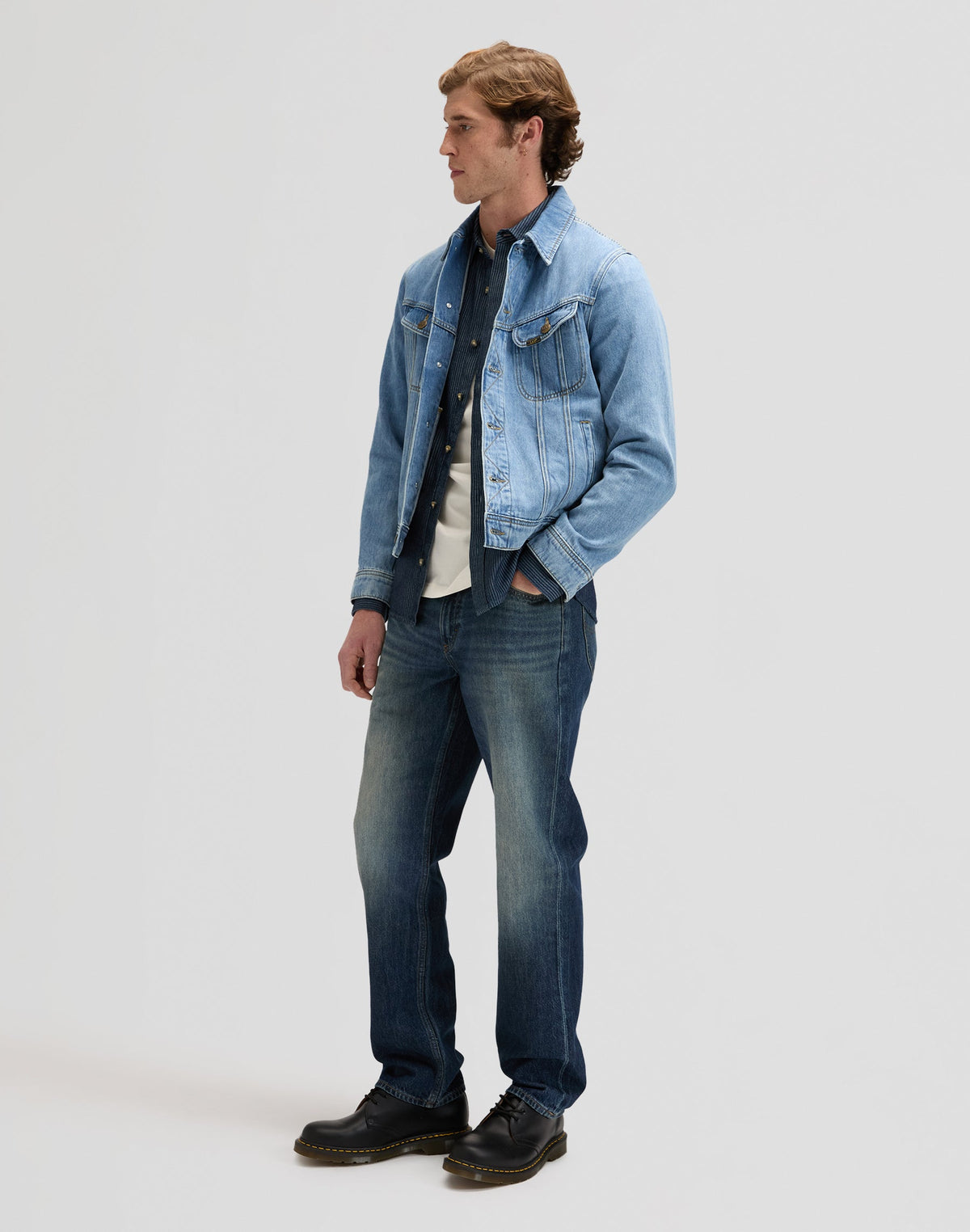 Leesure Shirt in Indigo Railroad Texture