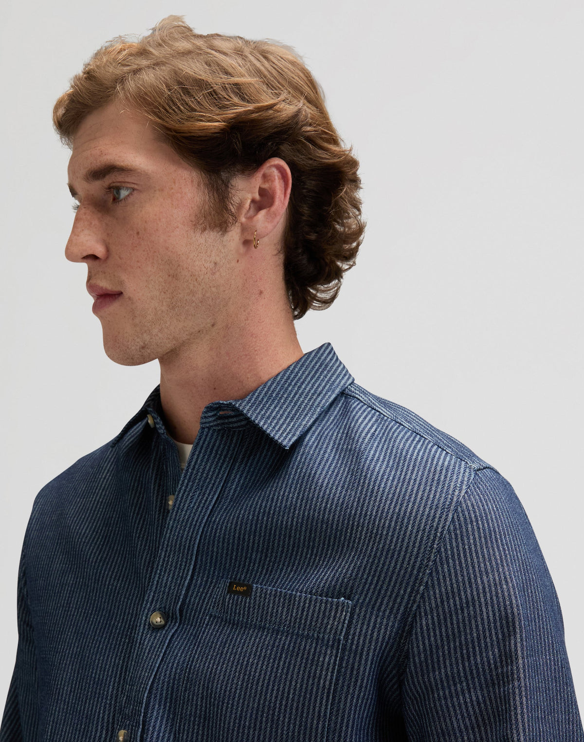 Leesure Shirt in Indigo Railroad Texture