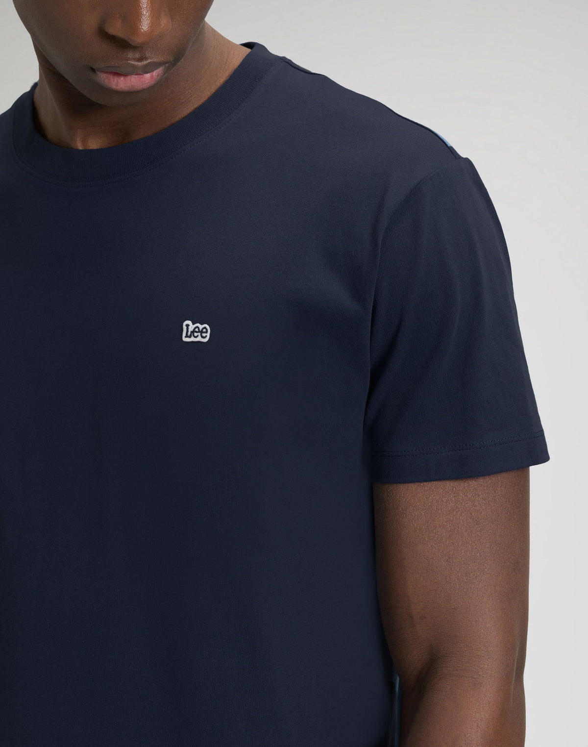 Ss Patch Logo Tee in Navy