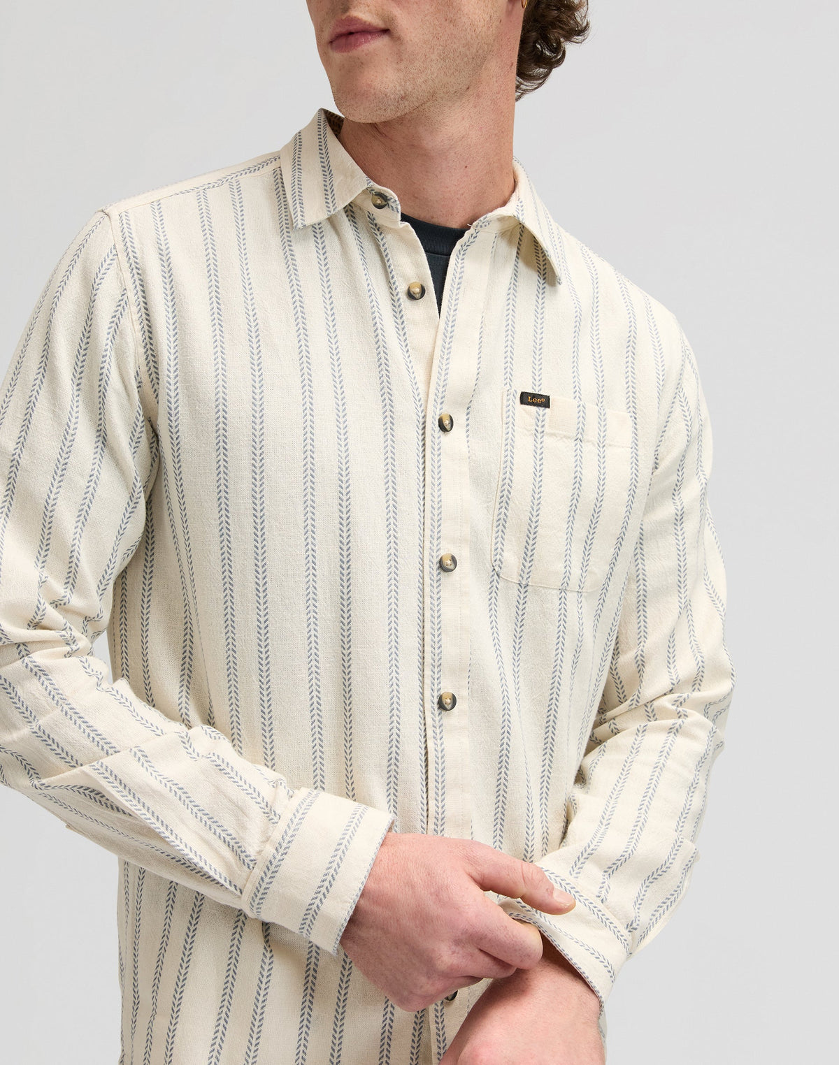 Leesure Shirt in Dustier Blue Stripe
