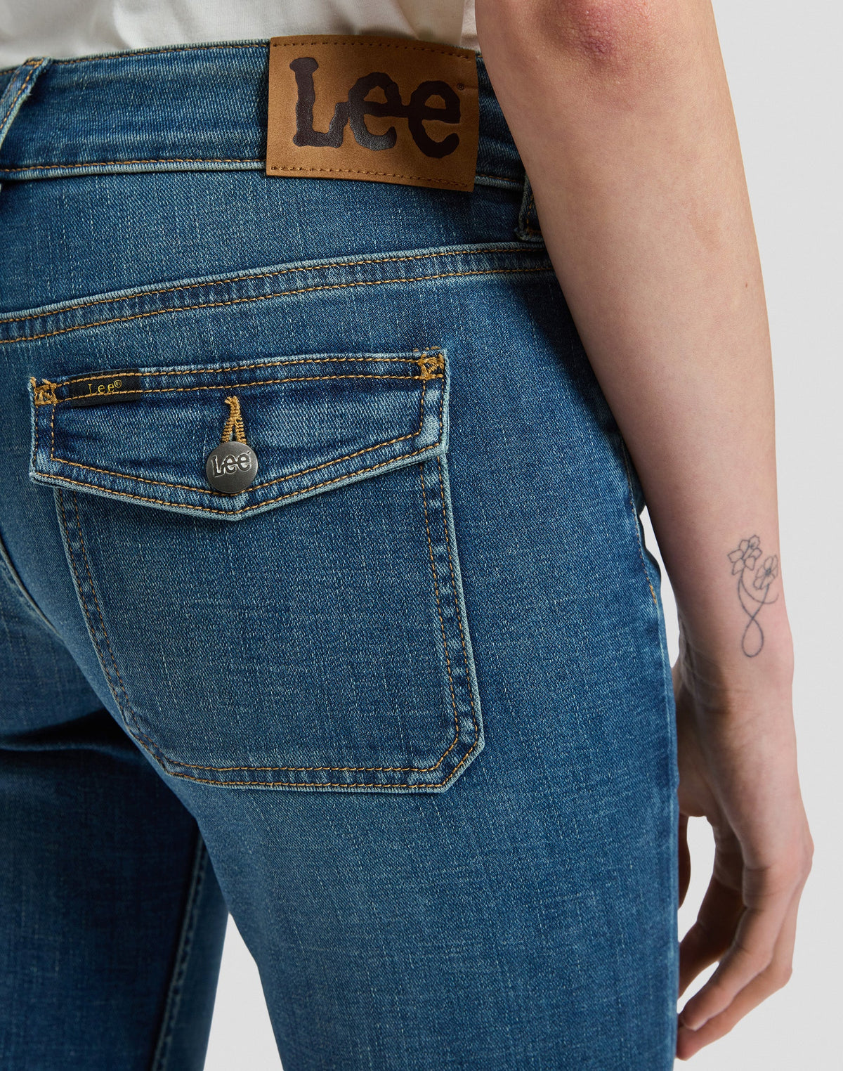 Jeans Flap Pocket Jessica in Mid Fade