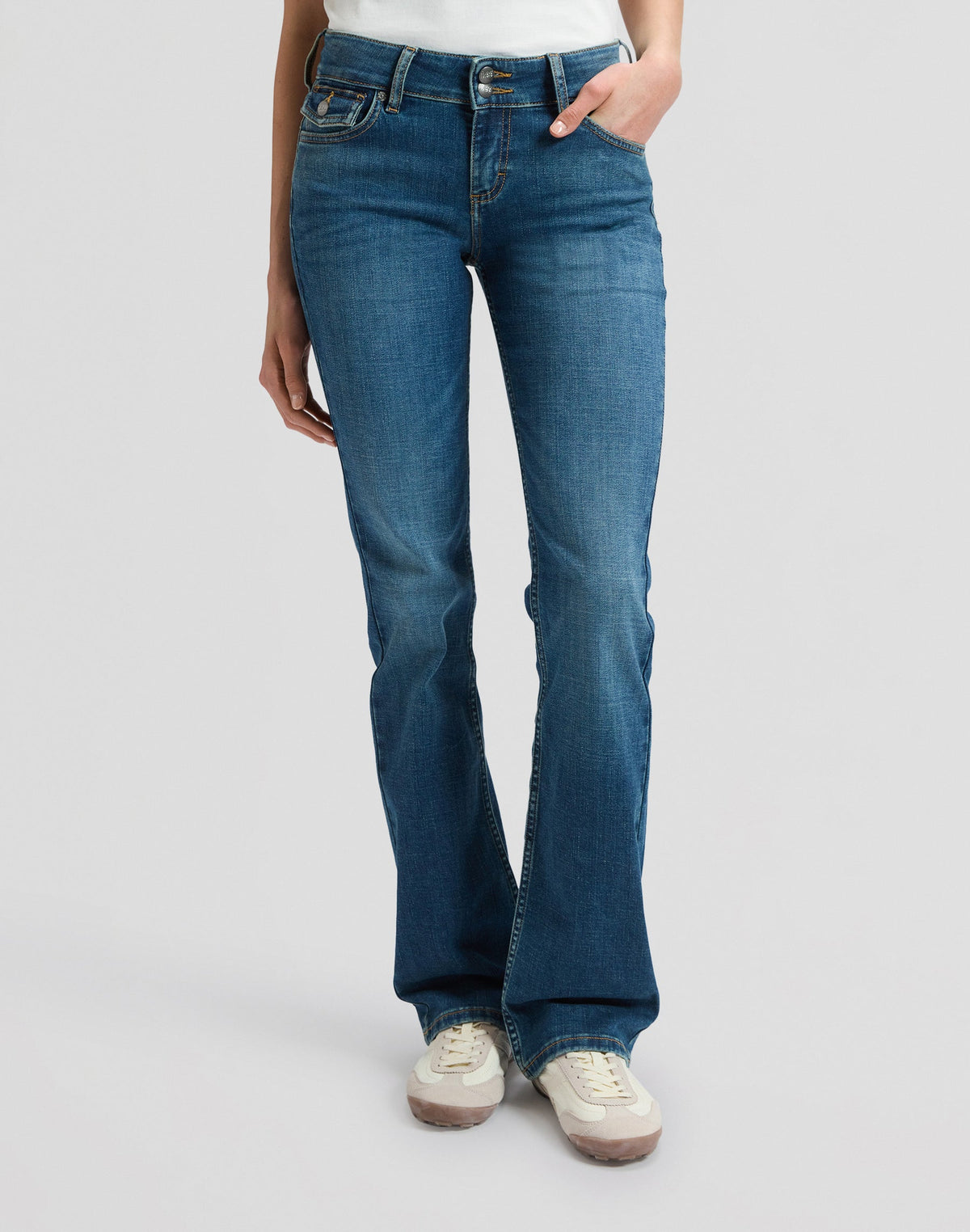 Jeans Flap Pocket Jessica in Mid Fade