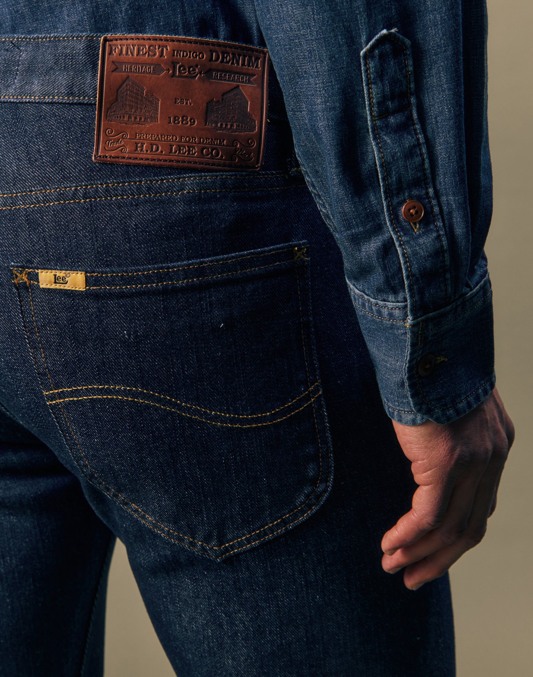 Jeans Slim Straight in Pure Gold