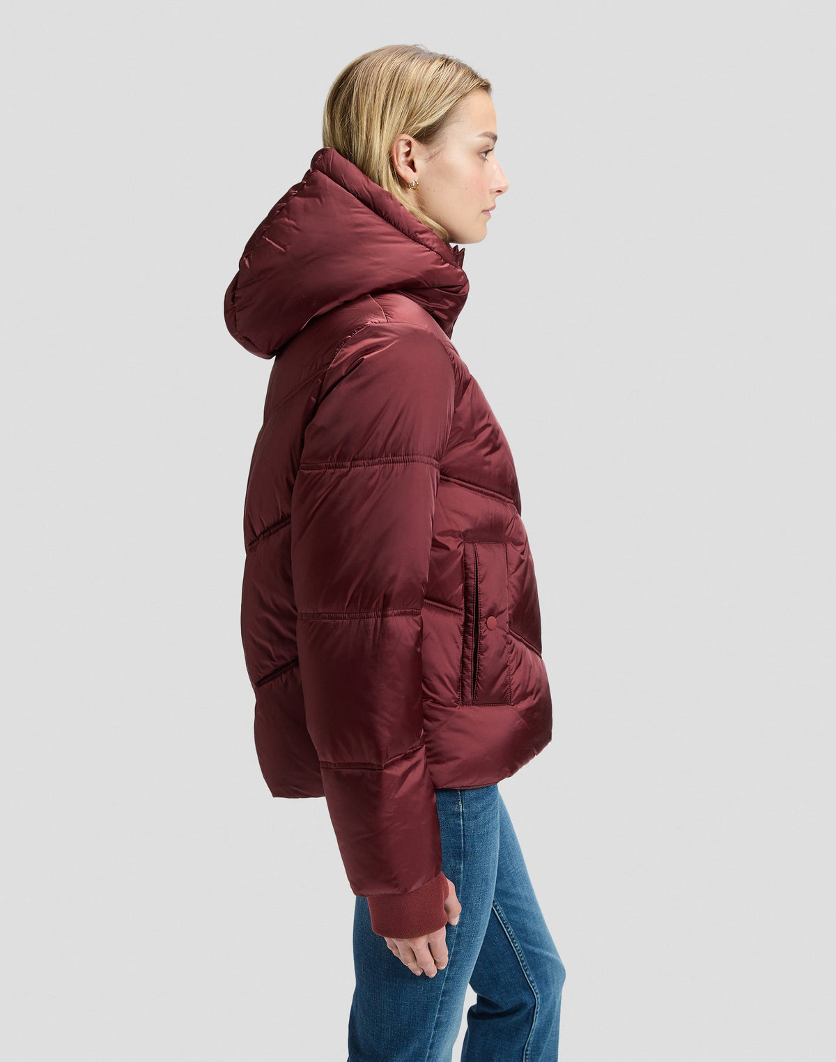 Winterjacke Short Hooded Puffer in Port