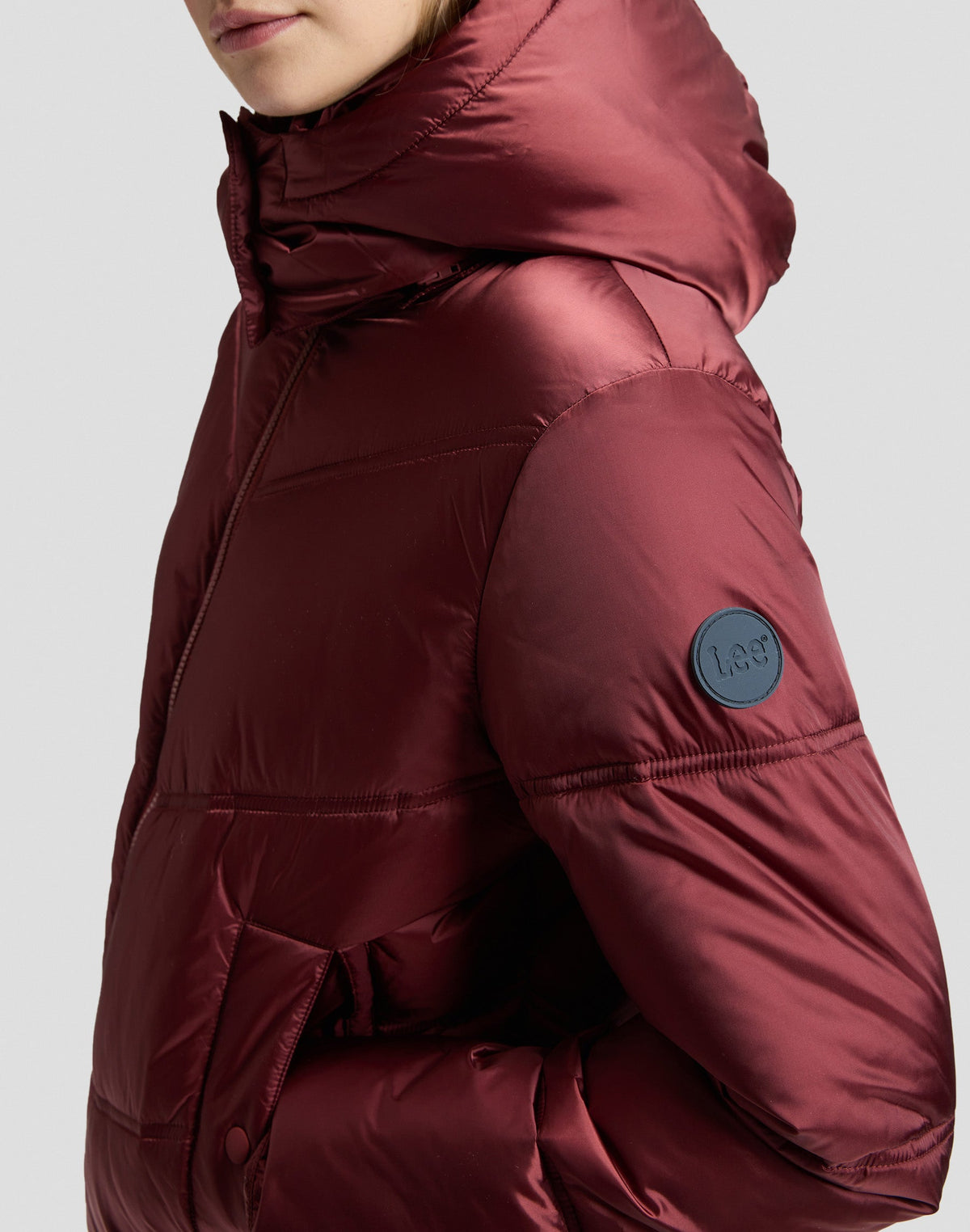 Winterjacke Short Hooded Puffer in Port
