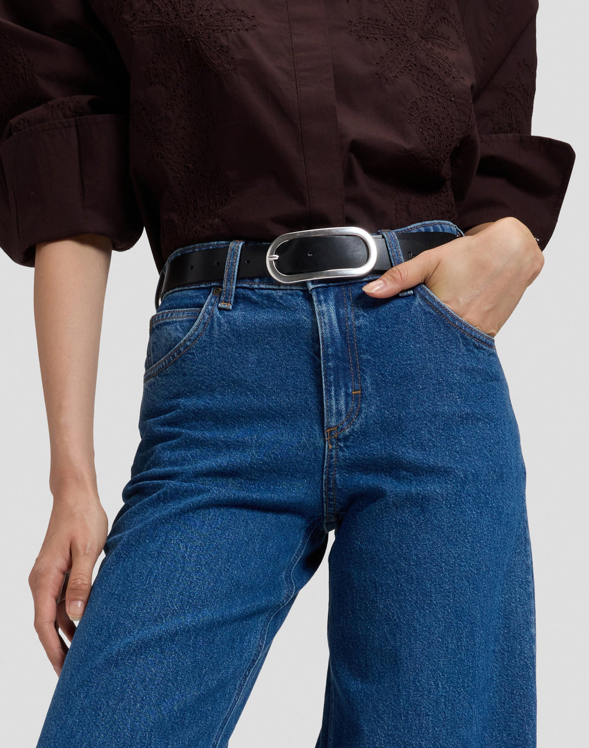 Gürtel Oval Buckle in Black
