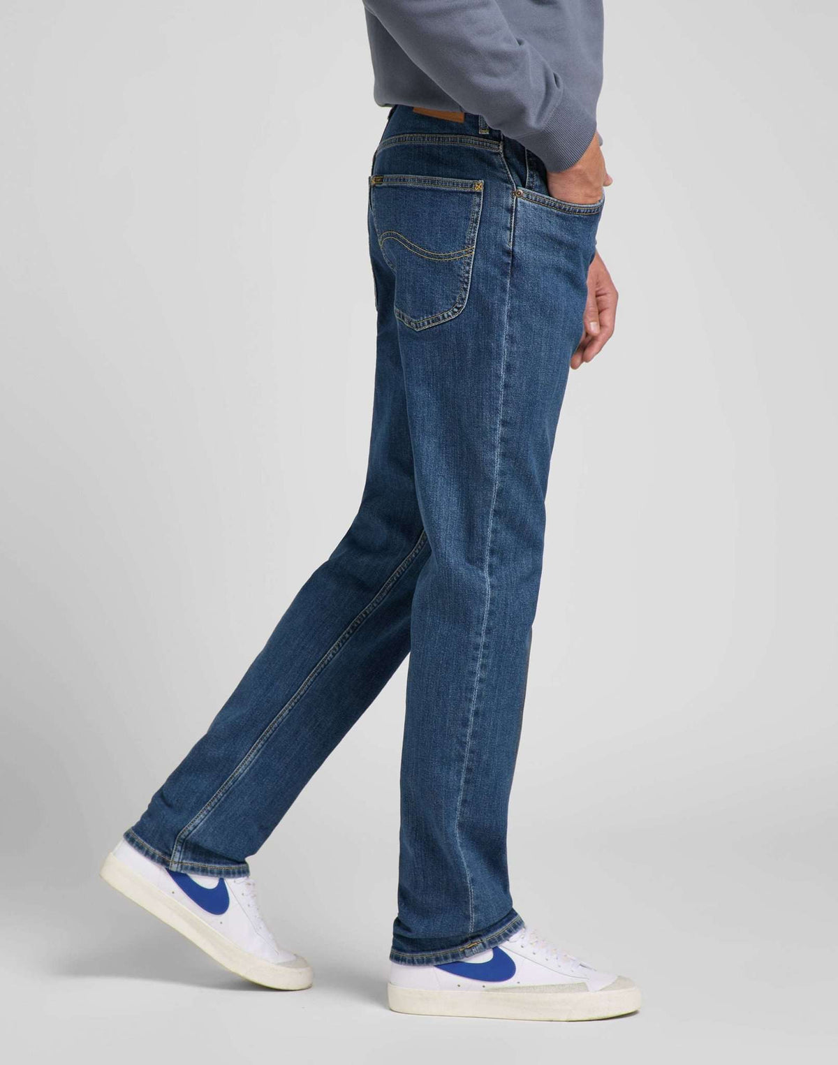 Brooklyn Straight in Mid Stonewash - LEE Schweiz