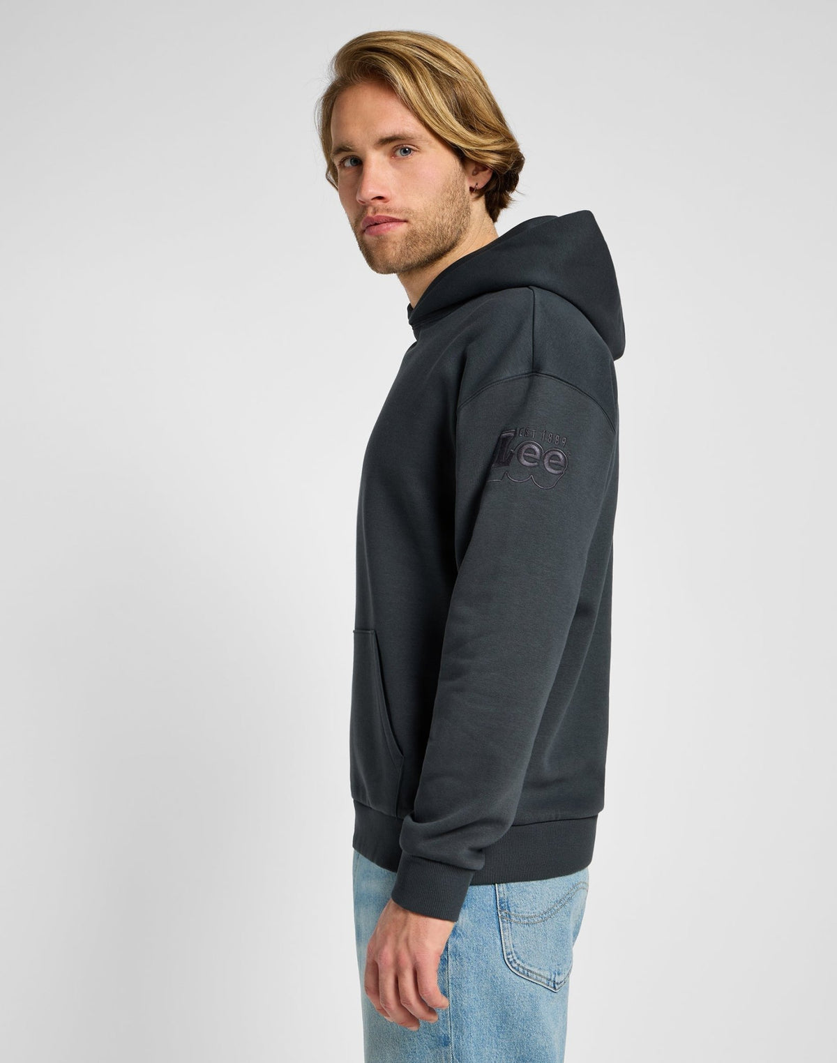 Core Relaxed Hoodie in Washed Black - LEE Schweiz