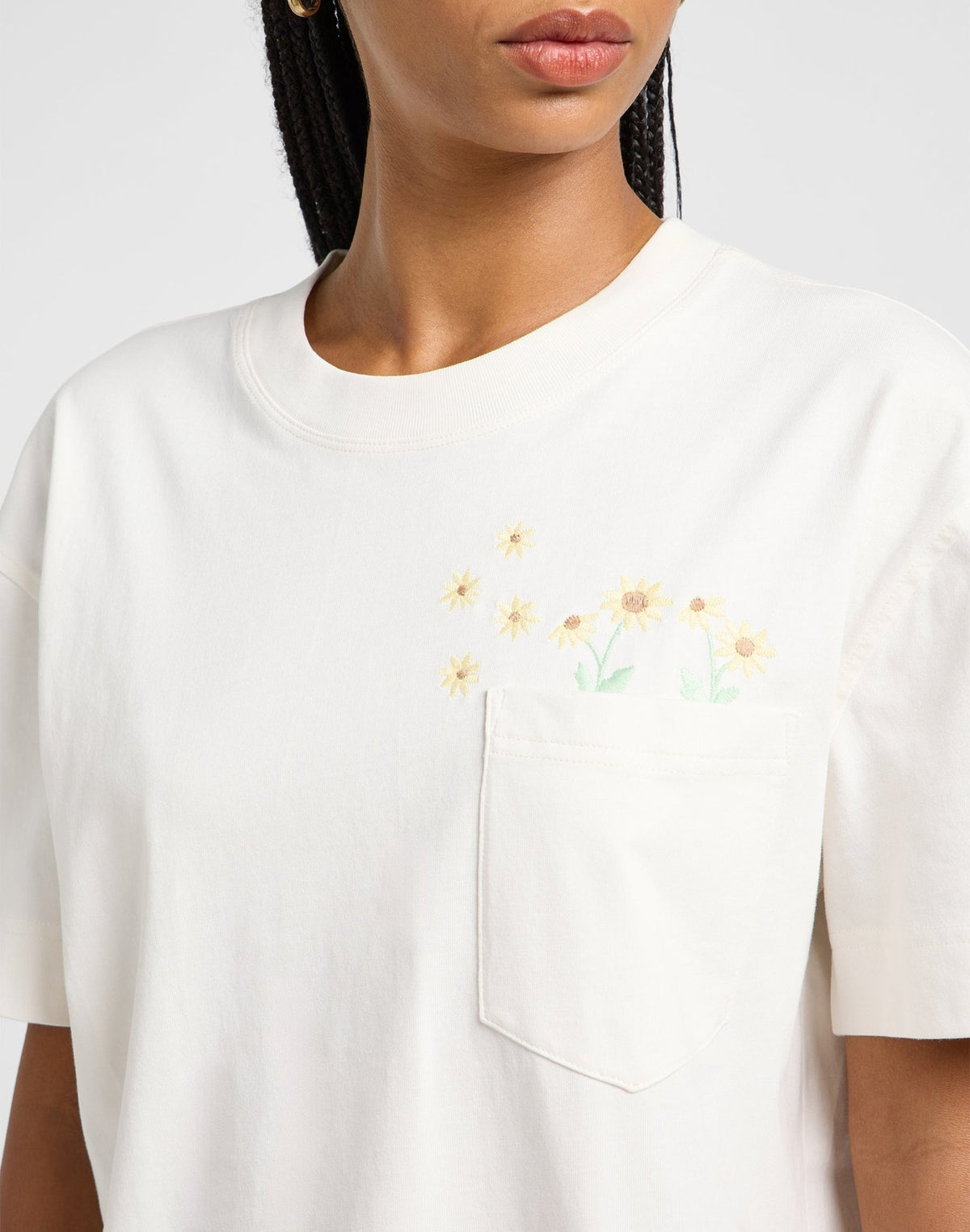 Embroidery Pocket Tee in Ecru - LEE Schweiz