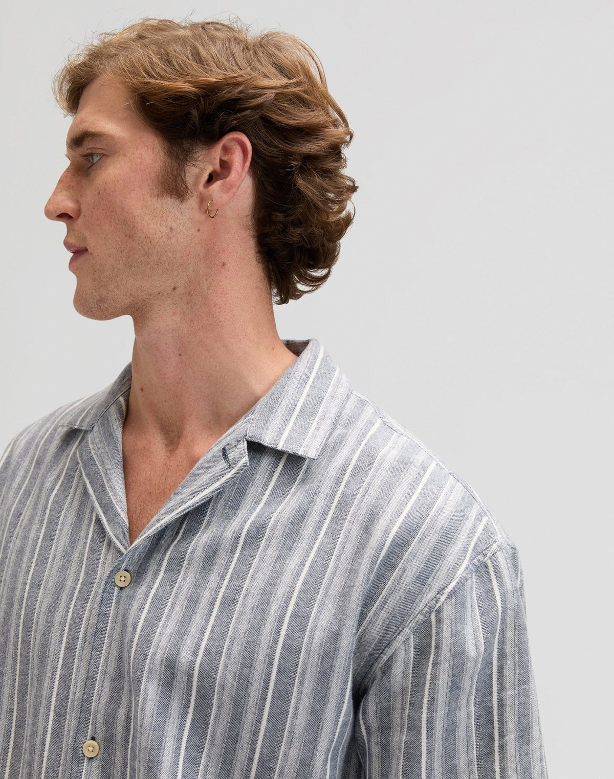 Kurzarmhemd Clean Resort in Mood Indigo Natural Stripes - LEE Schweiz